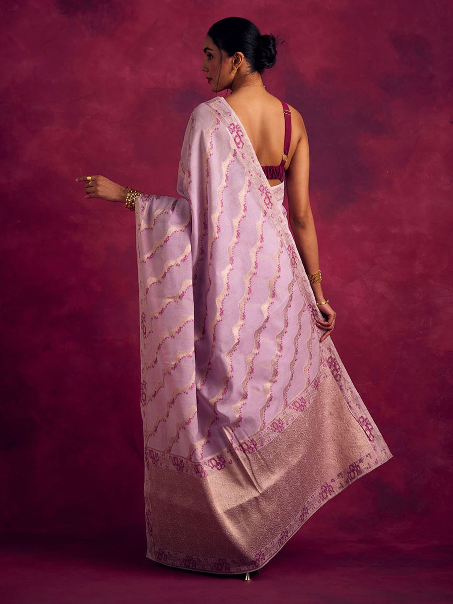 Abhishti Lavender Woven Saree Without Blouse