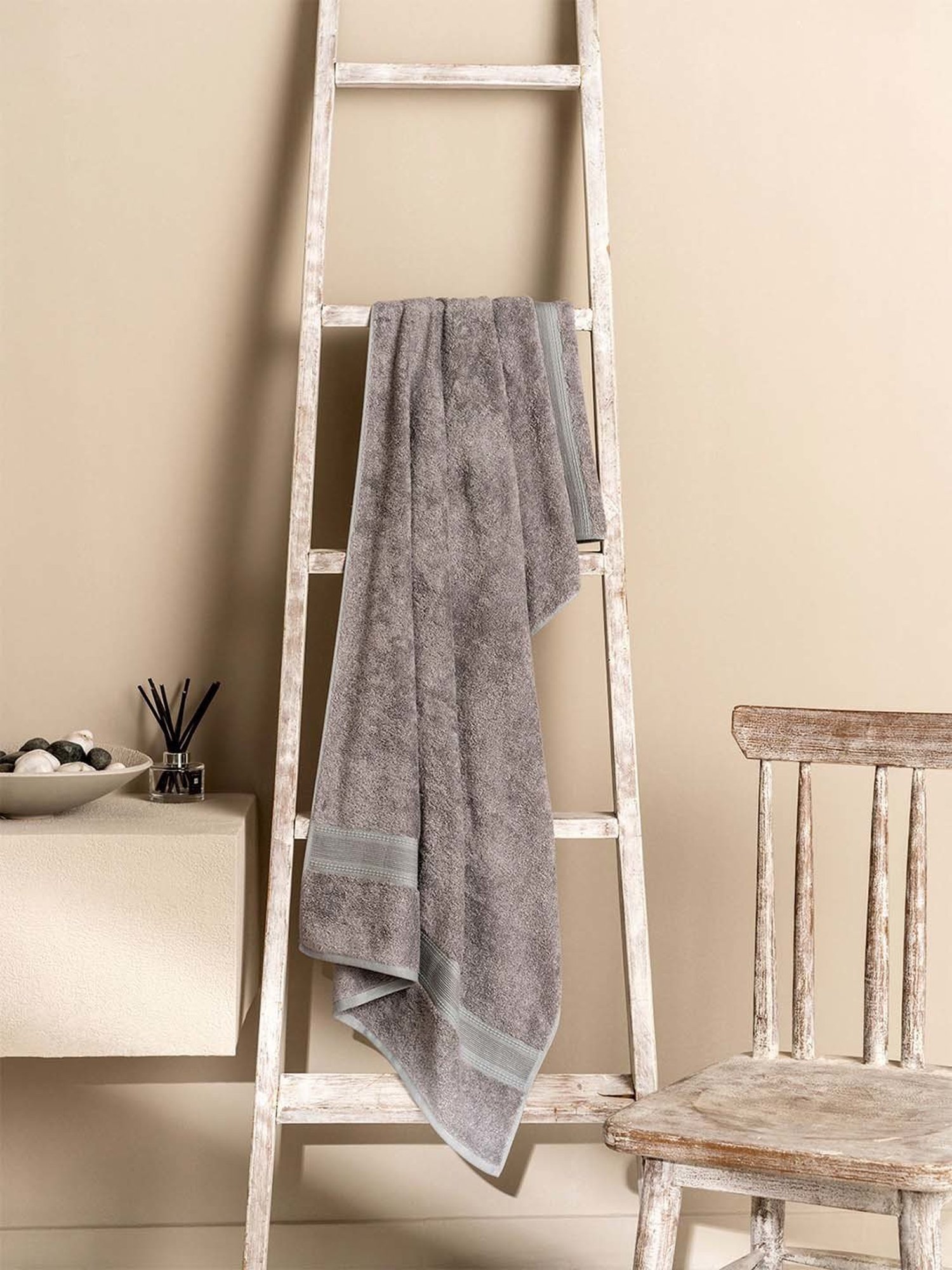 DDecor Grey 650 GSM Bamboo Ecofriendly Bath Towel
