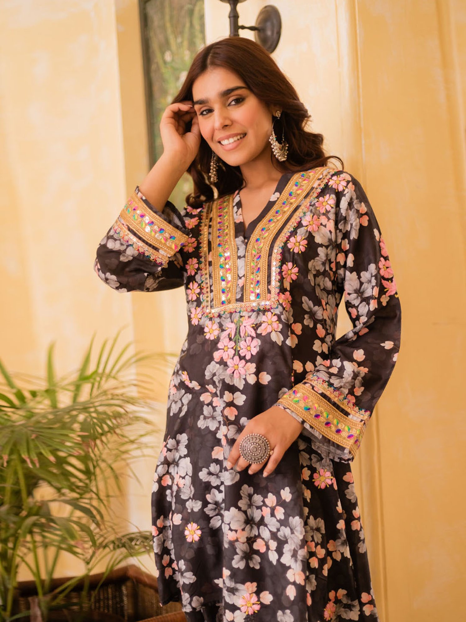 House of Kari Saba Chikankari Kurta Set in Muslin Silk - Black