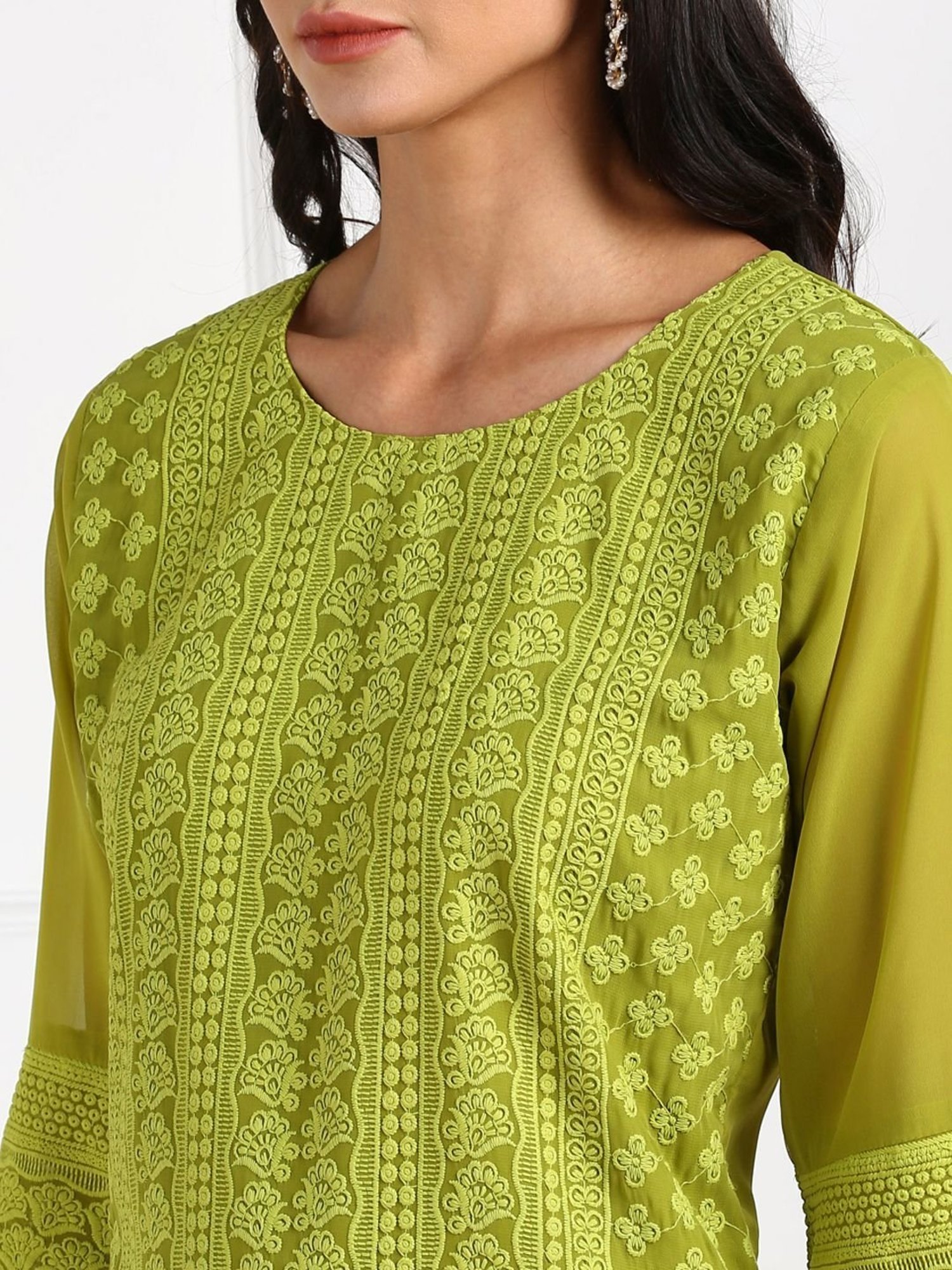 SWAGG INDIA Green Embroidered Straight Kurta