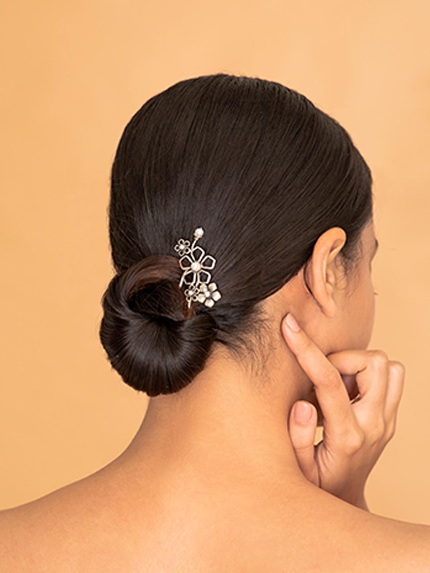 Shaya 92.5 Sterling Silver Freshwater Pearls Betty F Bunstick for Women