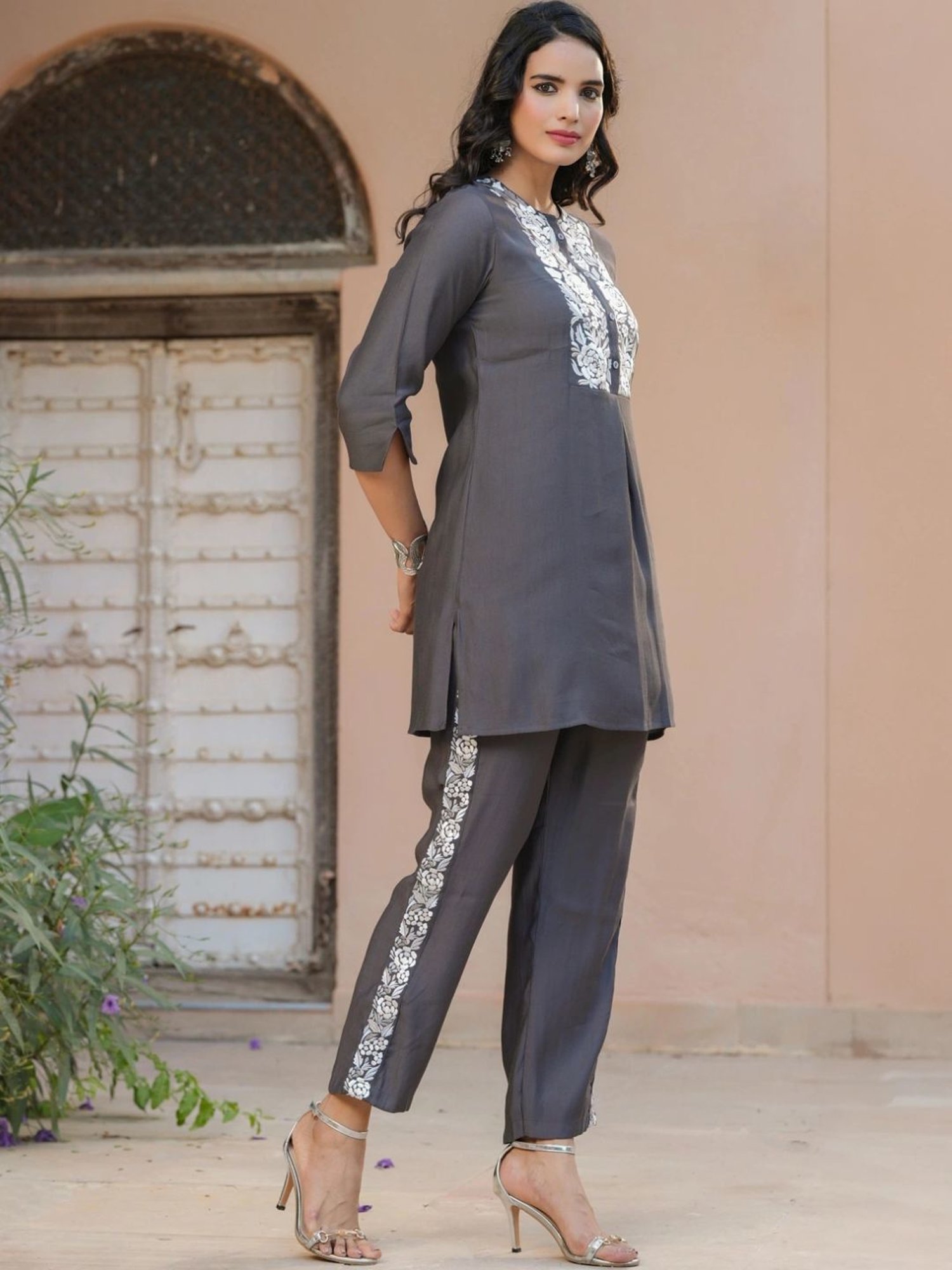 Scakhi Grey Roman Silk Embroidered Co-Ord Set Tunic With Pant