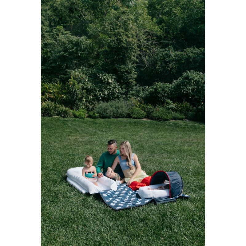 Simmons Kids' Silent Auto Gliding Deluxe Bassinet - Embossed Paisley