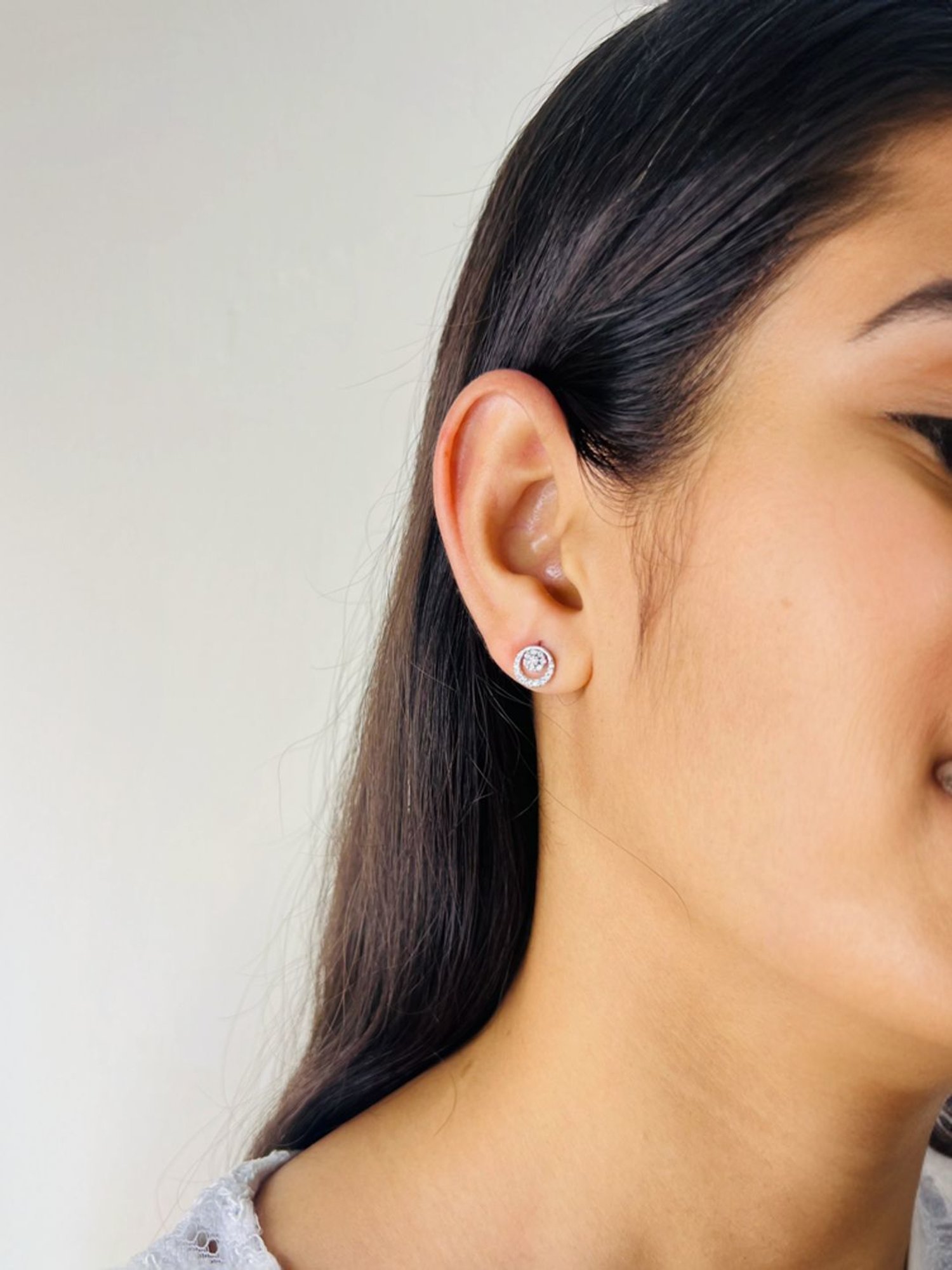 Arte Jewels 925 Sterling Silver CZ-studded Round Stud Earrings for Women & Girls