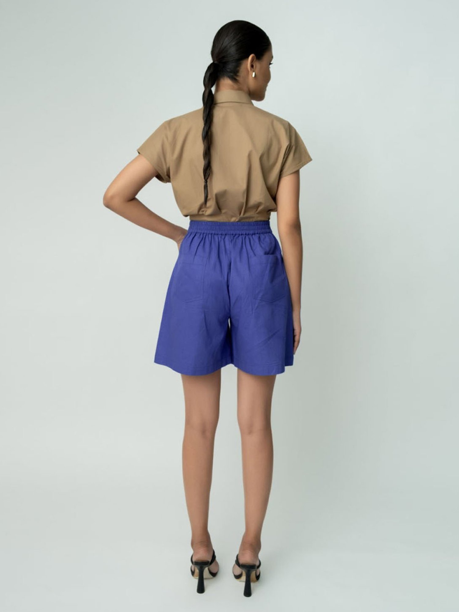 Qua Hourglass Zip-Up Shirt