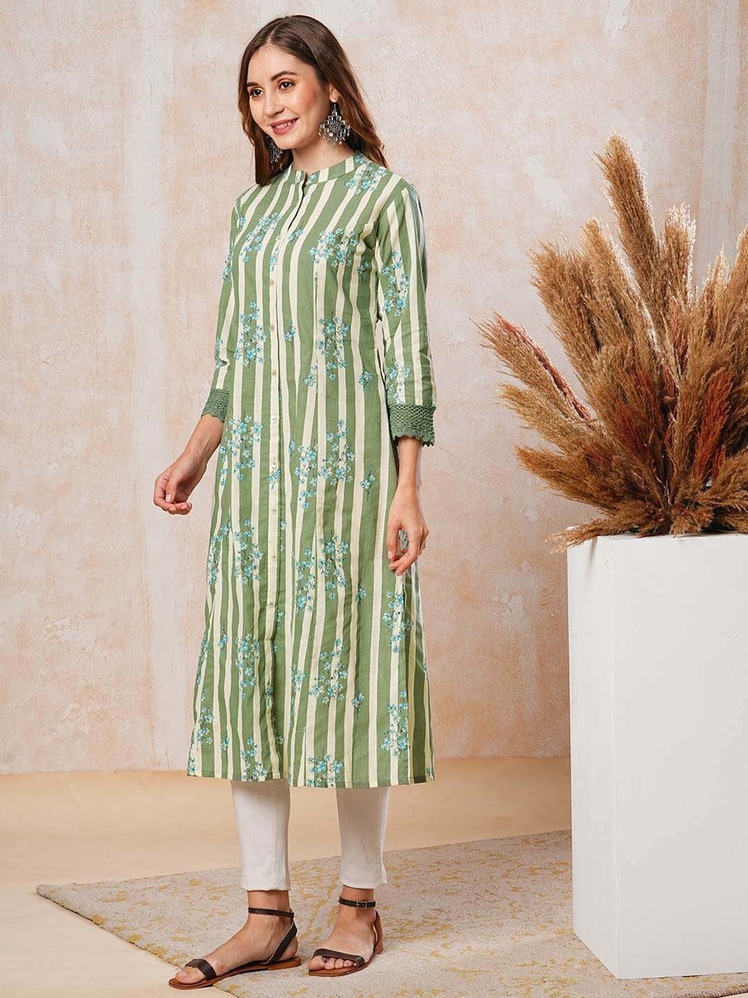 Saffron Threads Black Printed Straight Kurta