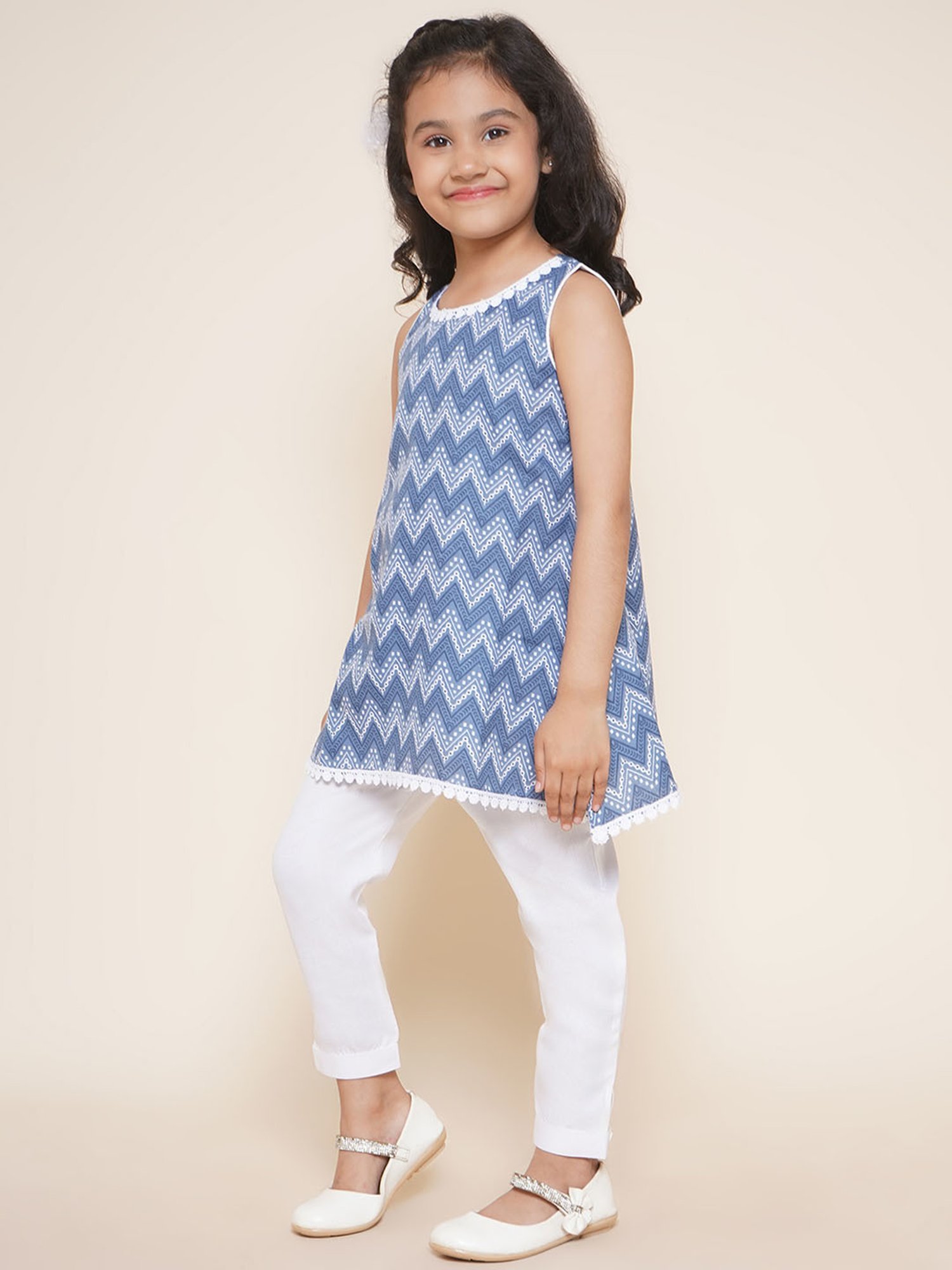 VASTRAMAY Kids Blue & White Cotton Over Dyed Kurta Set