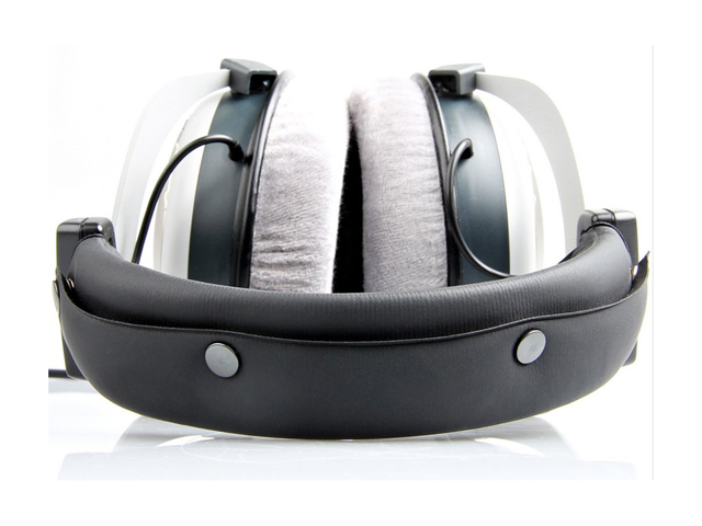 Koss RUK 50FP Full-Sized Stereophone with Leatherette Cushions for Enhanced Sound, Pink