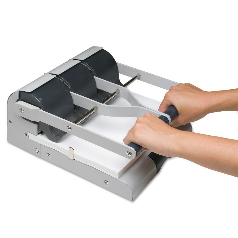 Business Source Heavy-duty 3-hole Punch - Black