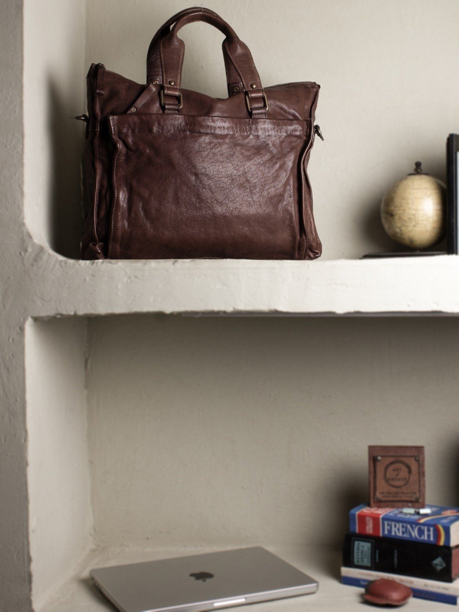 Art N Vintage Asher Brown Leather Solid Large Laptop Messenger Bag