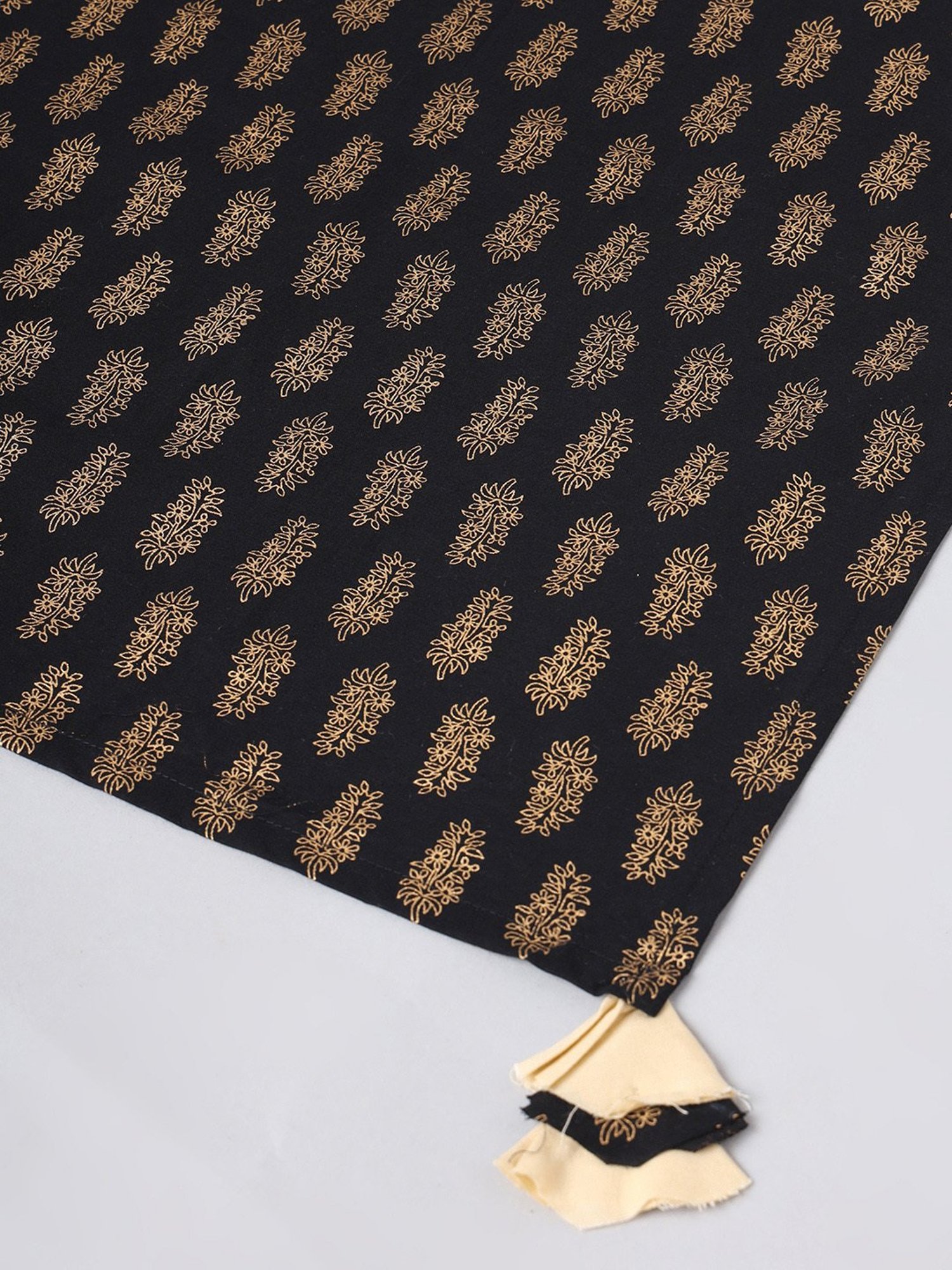 DECKEDUP Black Printed Dupatta