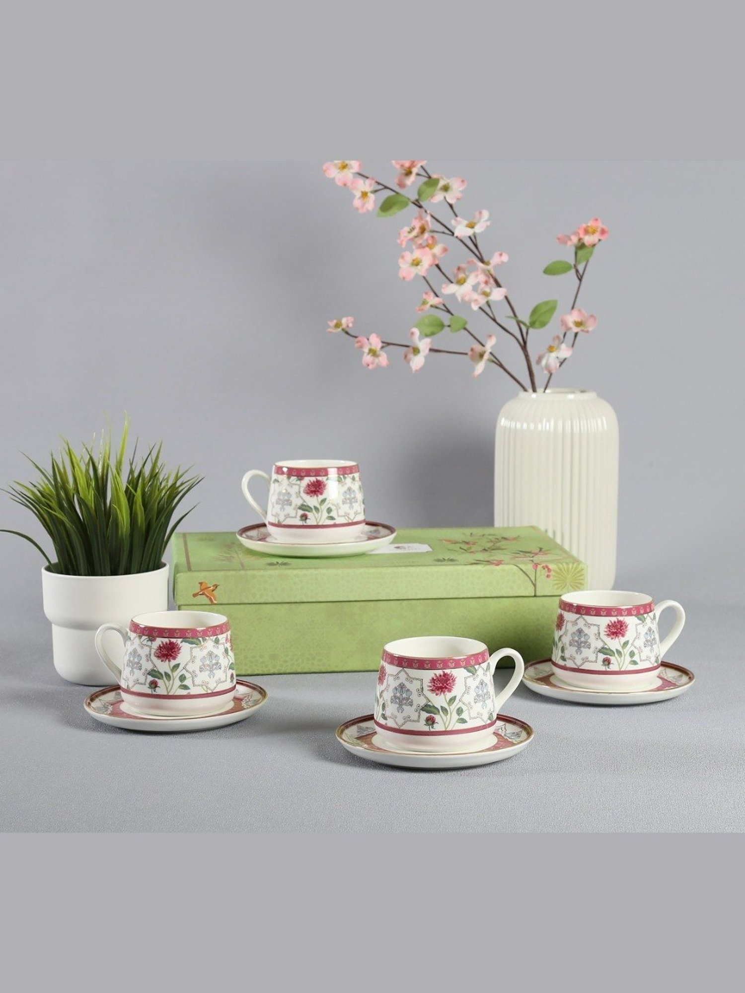 India Circus Floral Pink Bone China Cup Saucer (Set of 8)