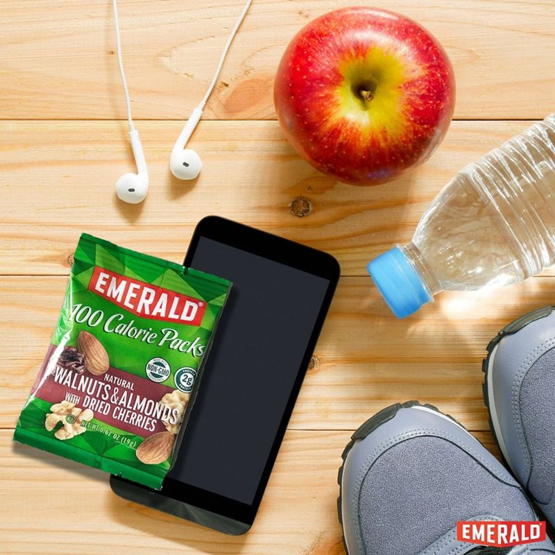 Emerald Natural Walnuts & Almonds with Dried Cherries Packs - 4.69oz/7ct