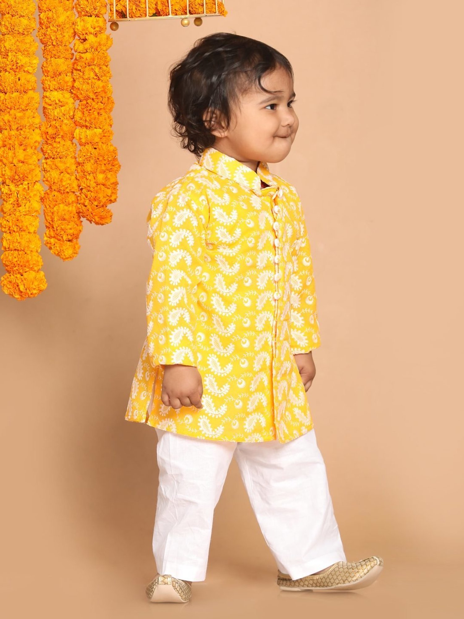 VASTRAMAY SISHU Yellow & White Cotton Embroidered Kurta Set
