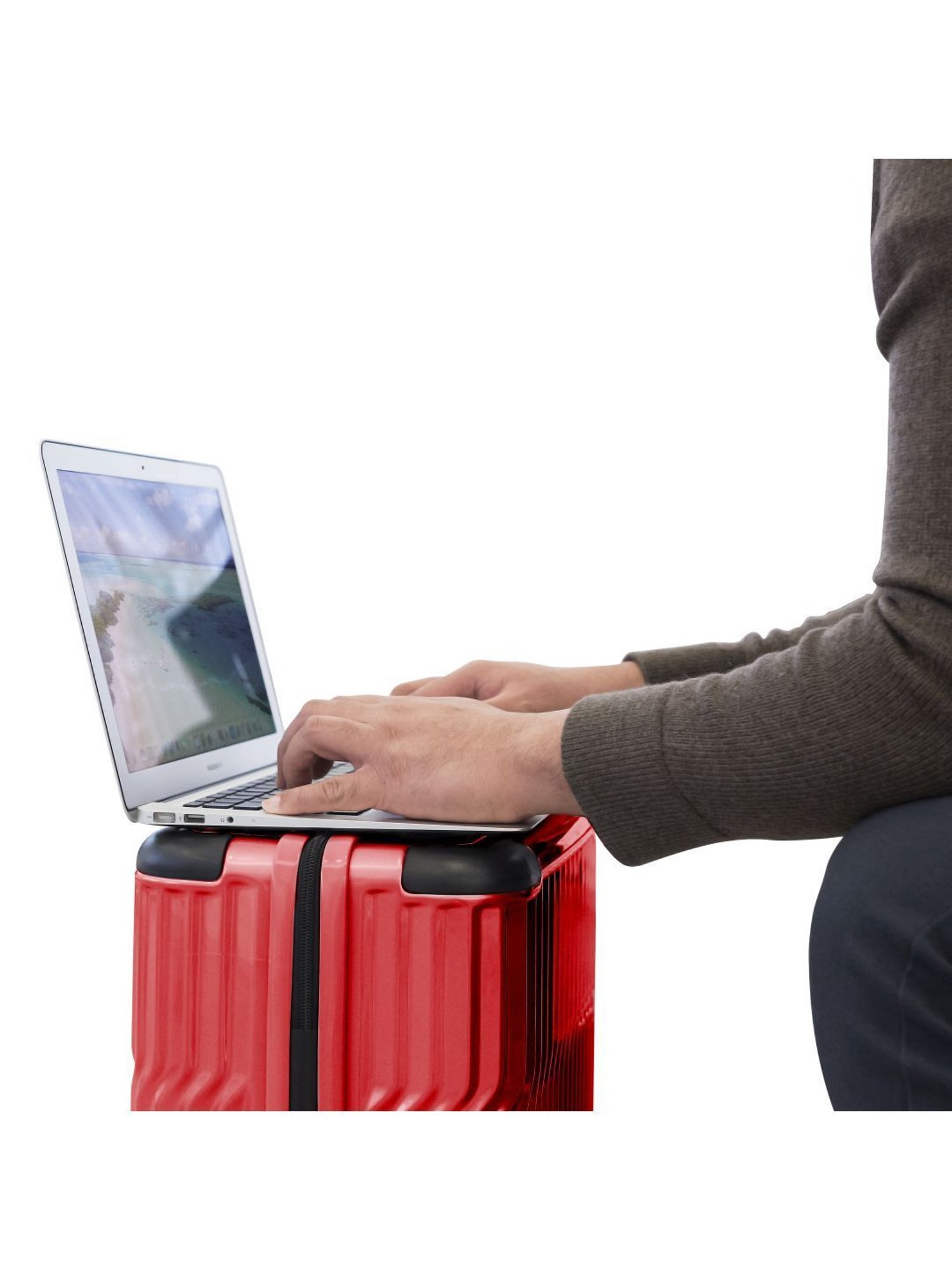 HEYS Tekno Red Textured Hard Cabin Trolley Bag -21 cm