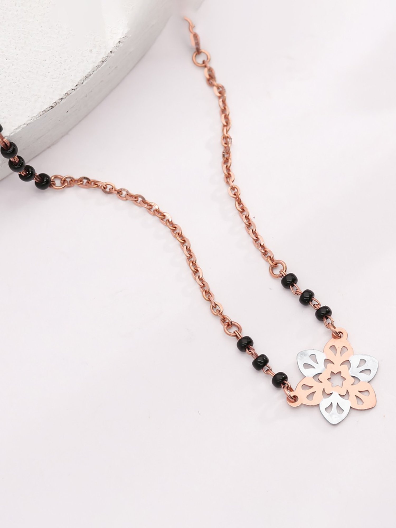 P.N.Gadgil Jewellers Noir Grace 22k Gold Mangalsutra