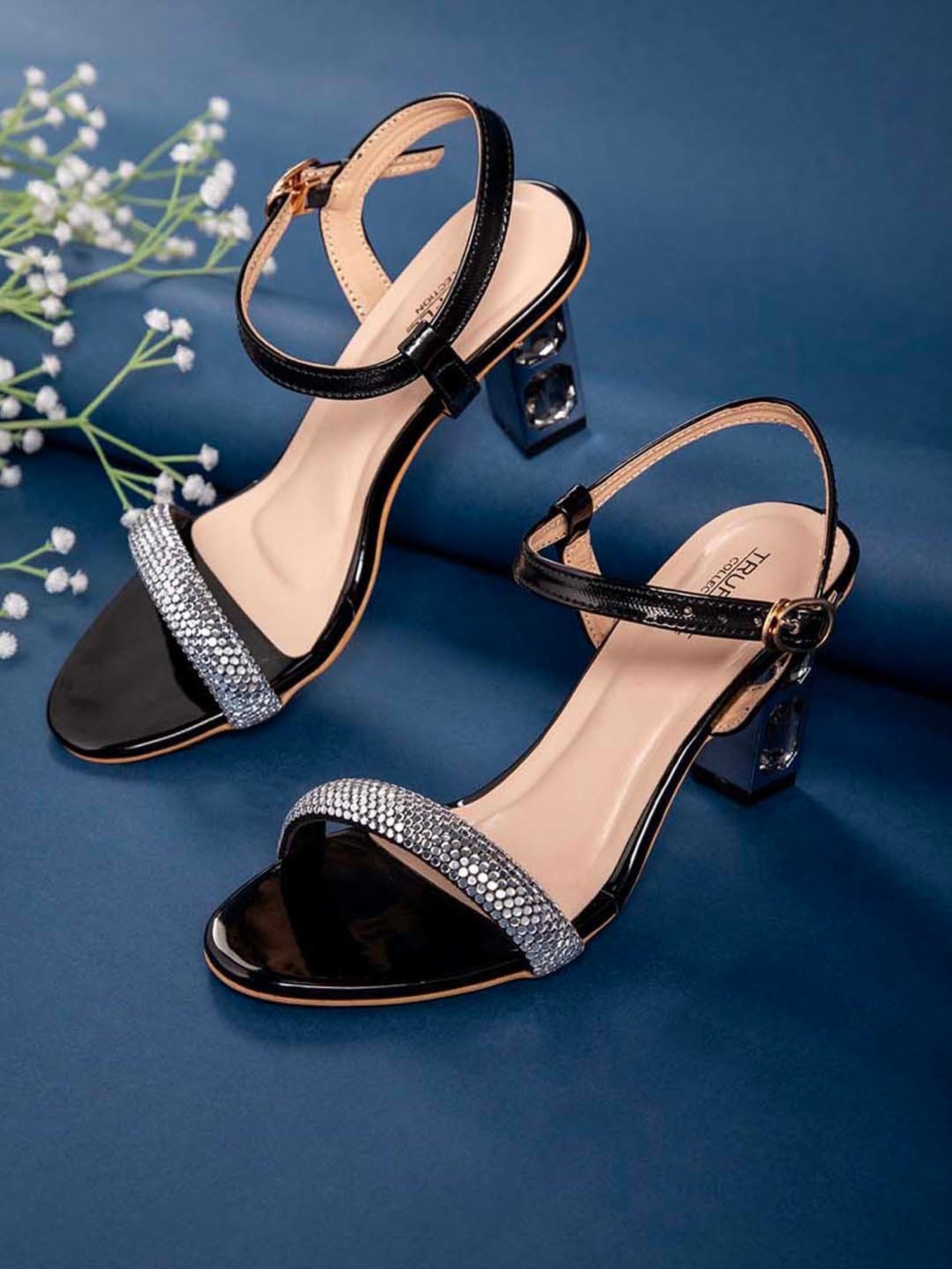 Truffle Collection Women's Black Ankle Strap Sandals