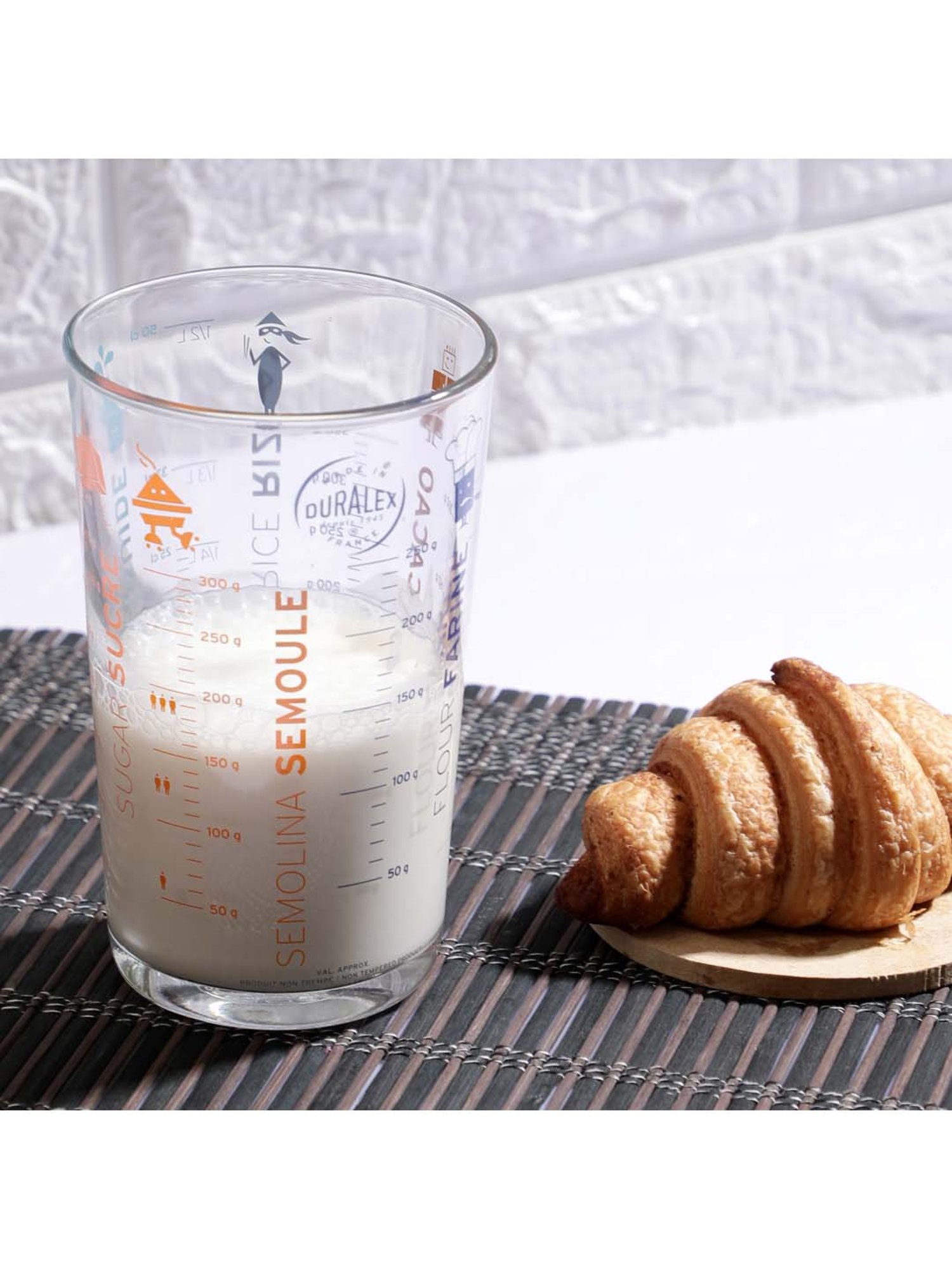 KitchenCraft Black Plastic Magnetic Measuring Cup - Set of 4