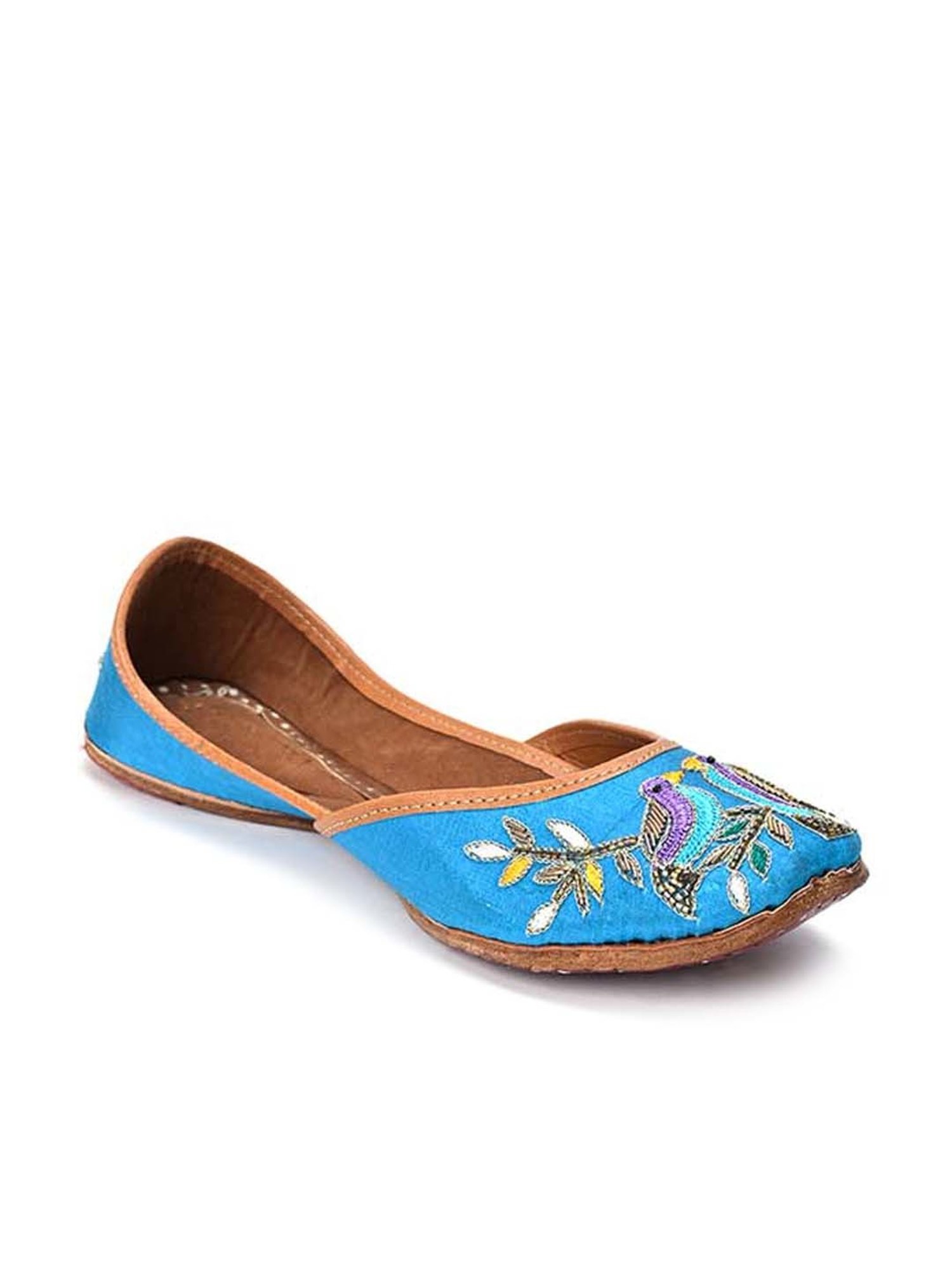 Scentra Women's Blue Ethnic Juttis