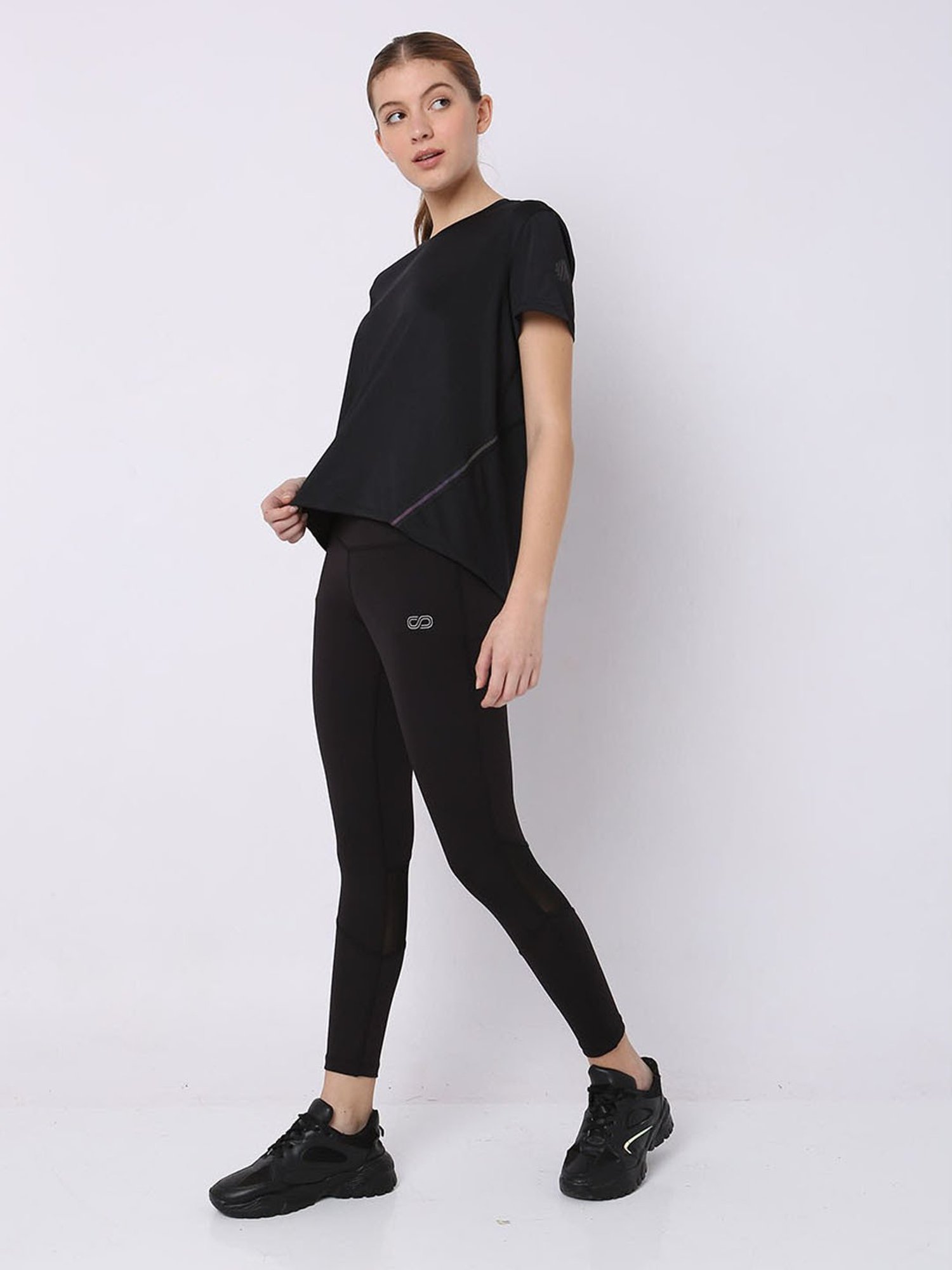 SILVERTRAQ Black Relaxed Fit T-Shirt