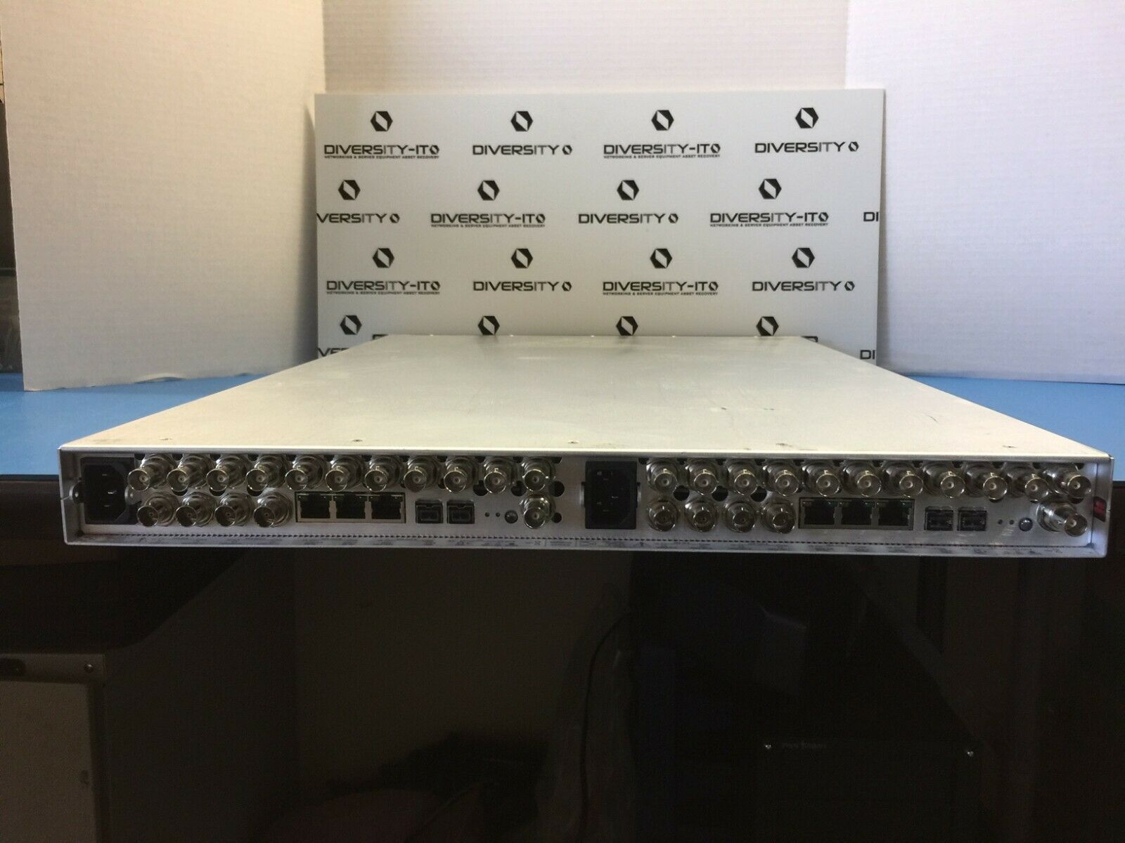 Omneon Spectrum Media Deck MPC-7002 w/ MIP-7600