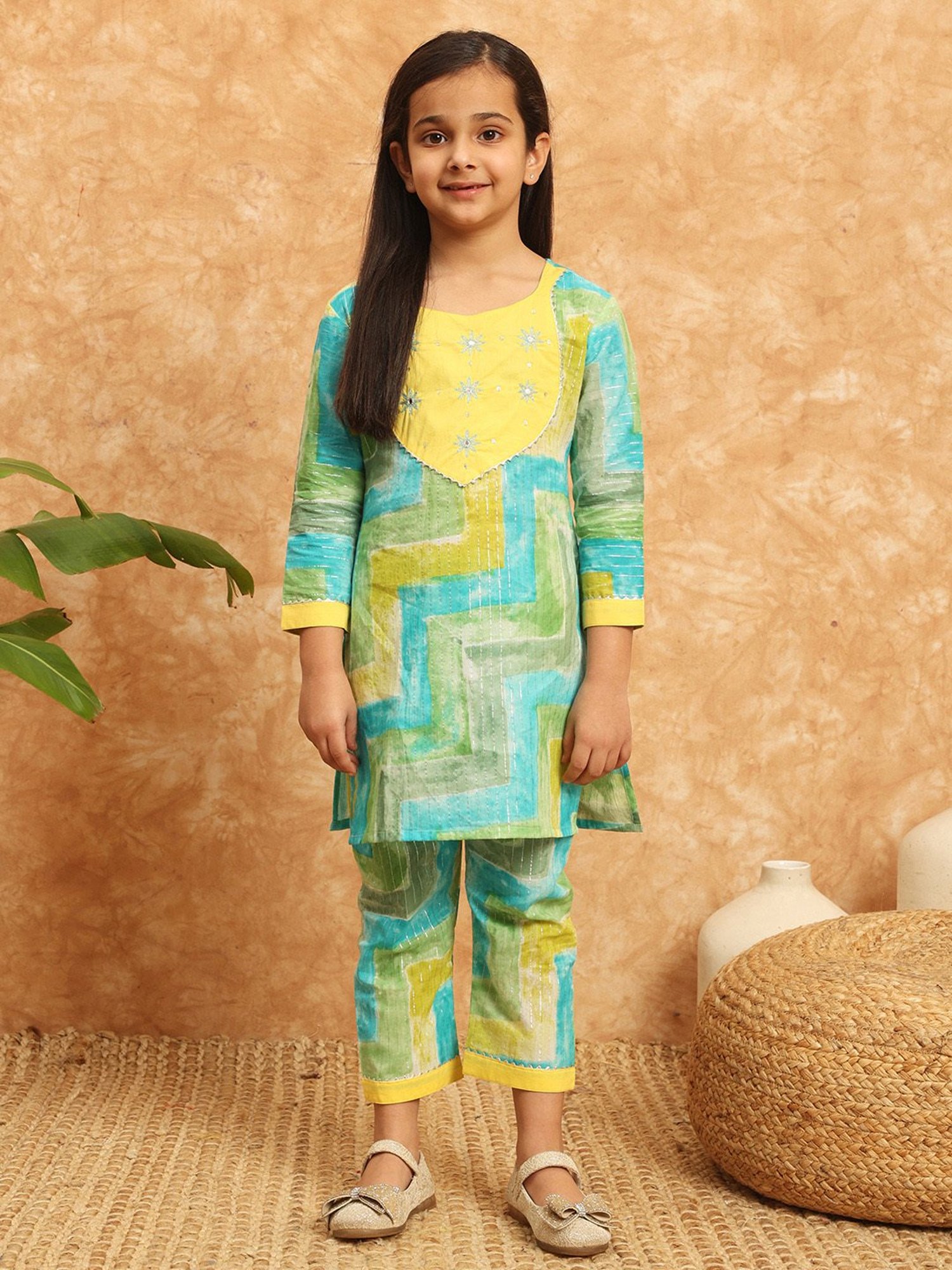 READIPRINT FASHIONS Kids Green & Yellow Printed Kurti with Pants