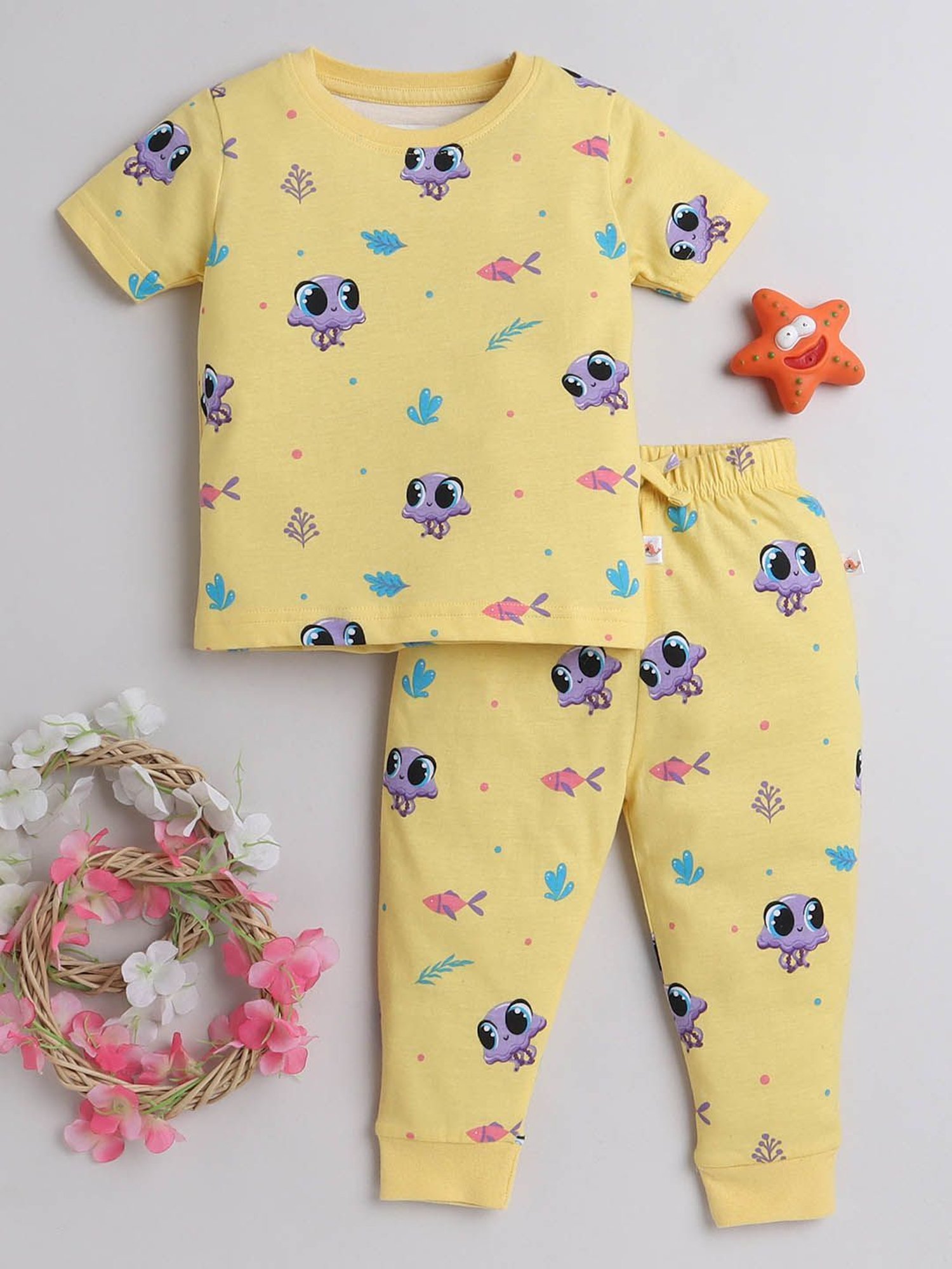 VASTRAMAY Girls Green Printed Clothing Sets