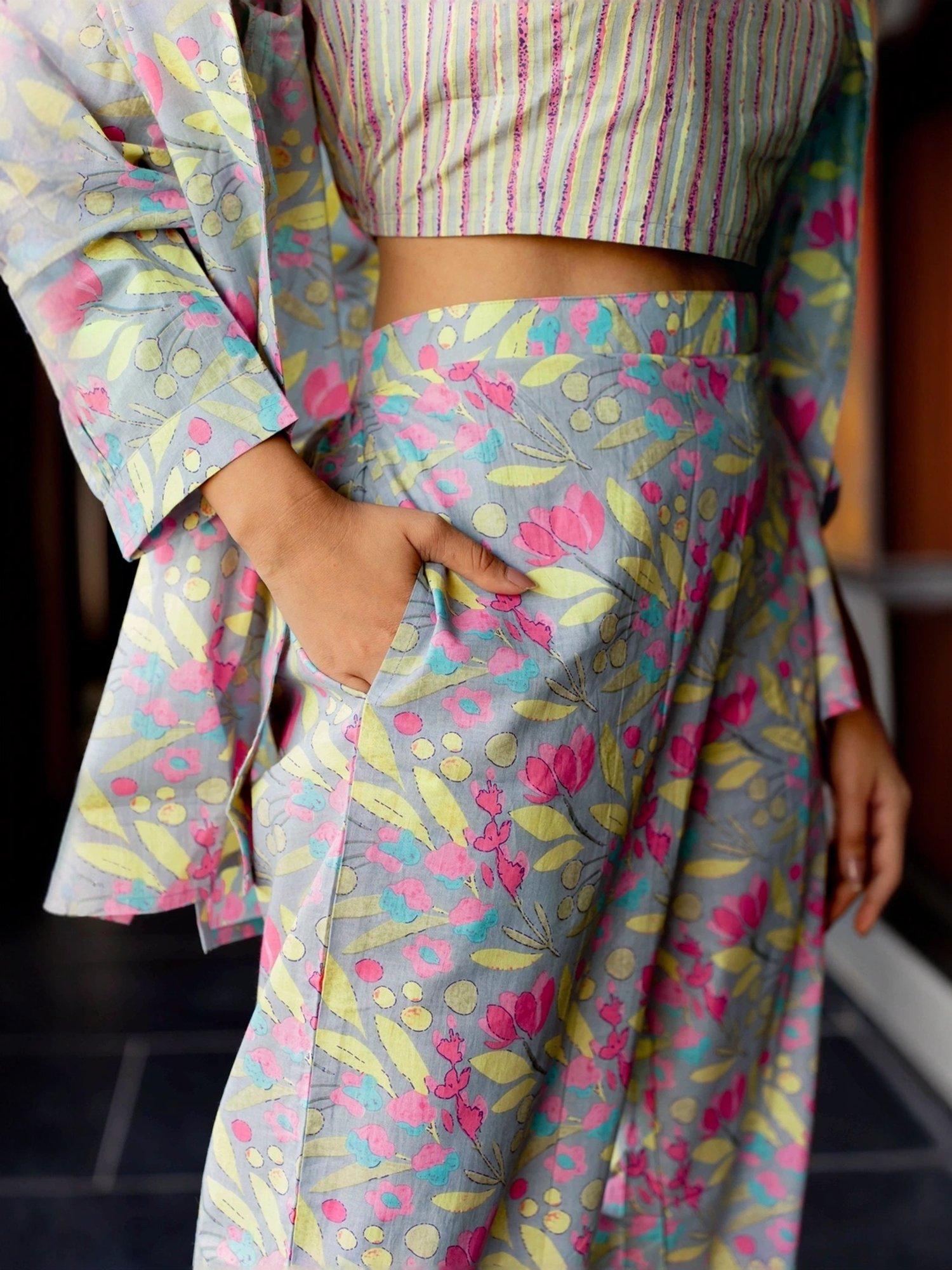 MIRCHI FASHION Grey Cotton Printed Crop Top Pant Set With Shrug