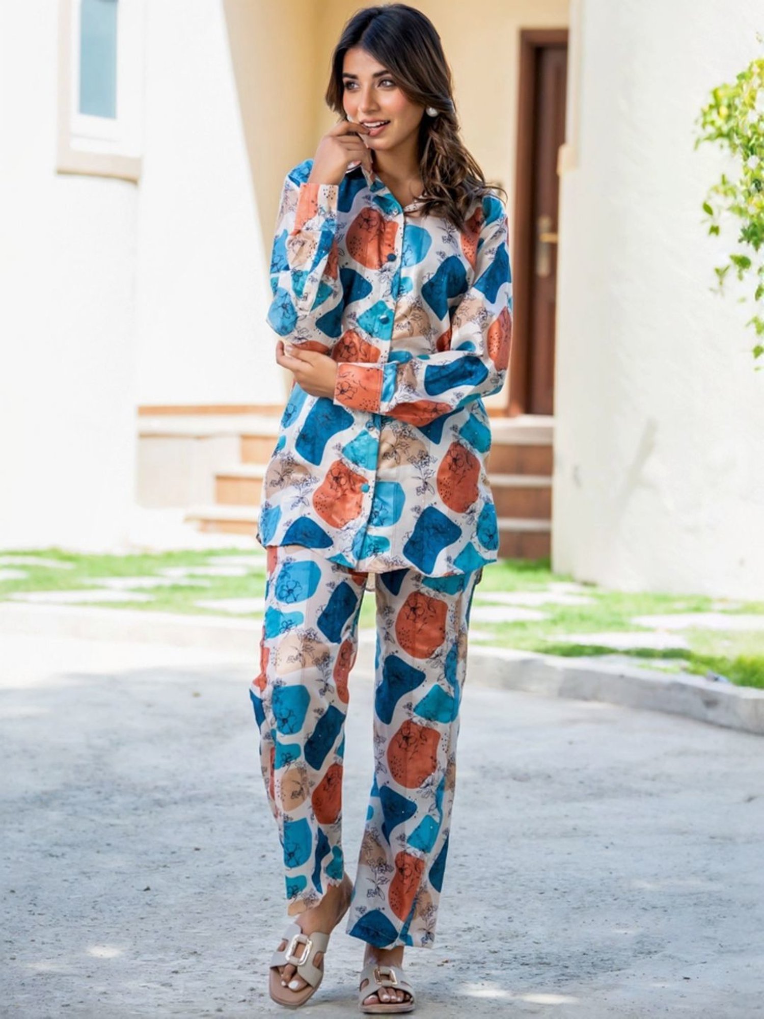 HOUSE OF JAMOTI White & Blue Printed Tunic Palazzo Set