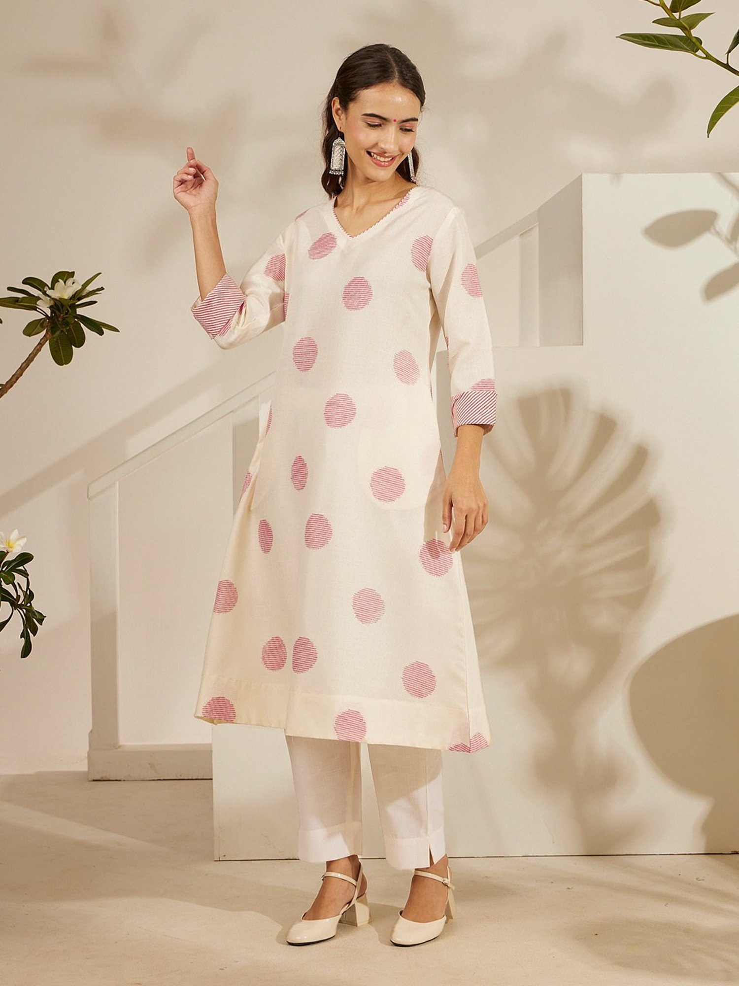 Daali Cream Poly Linen Slub V Neck 3/4 Sleeves Summery Whites Kurta with Two Pockets