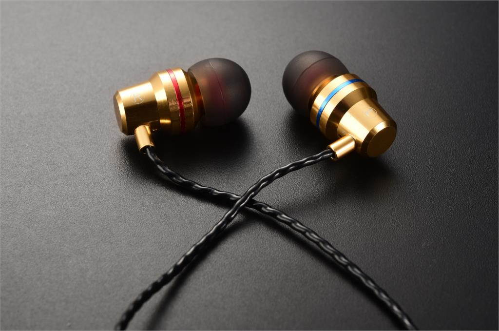 QKZ DM1 Clear Bass Earphone with Microphone In-Ear Earphone Special Edition Headset Earphones 3 Colors Fone De Ouvido