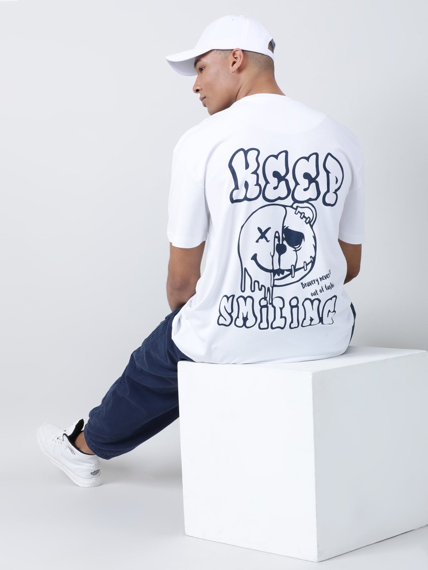 Bene Kleed White Loose Fit Printed Cotton Crew T-Shirt