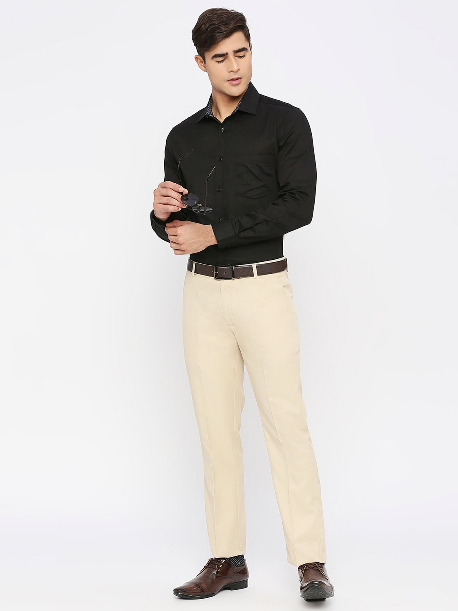SOLEMIO Beige Slim Fit Flat Front Trousers