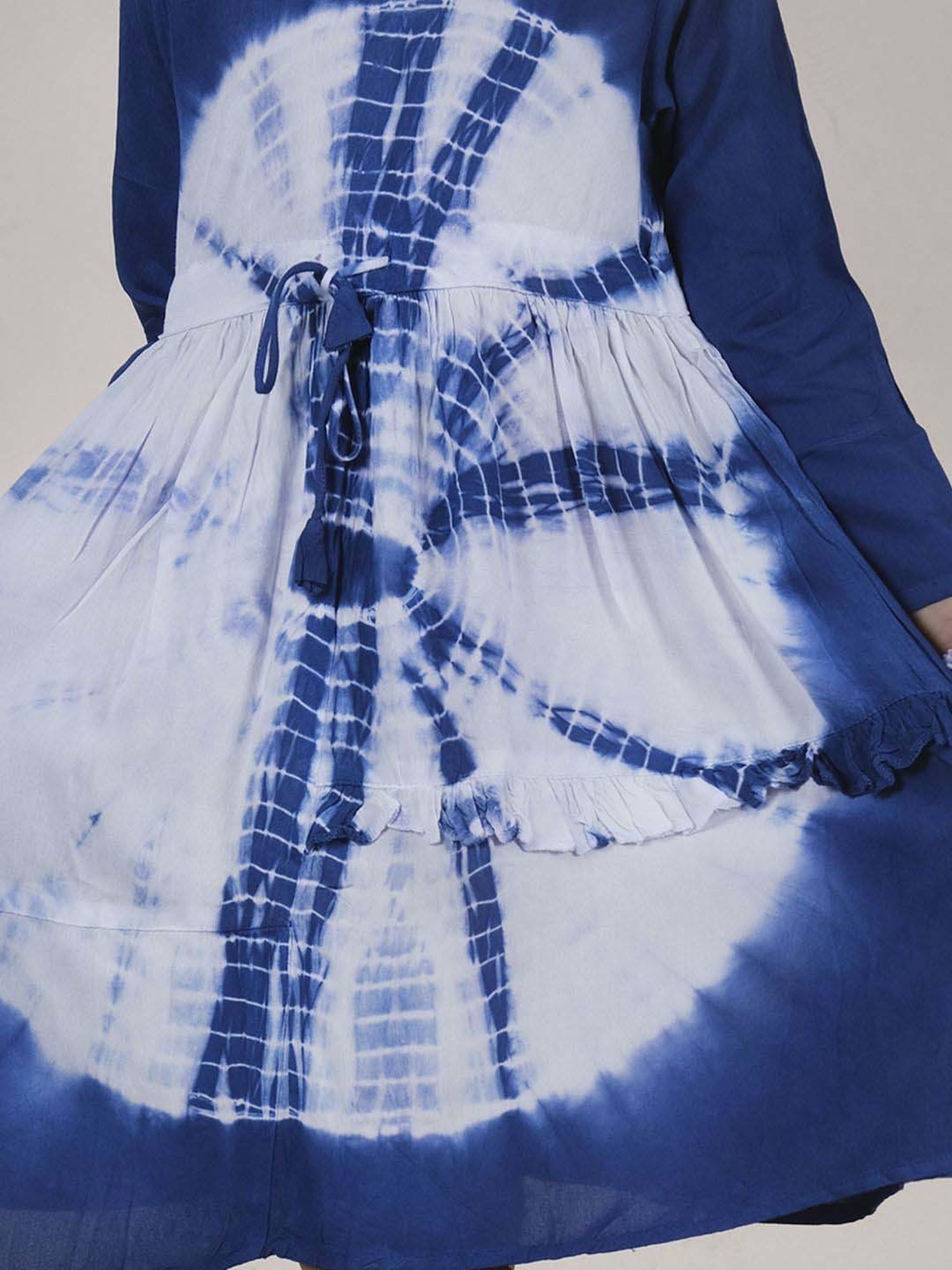 Kiddopanti Girls Blue & White Printed Full Sleeves Casual Dresses