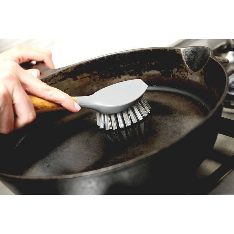 Full Circle Tenacious C Cast Iron Brush