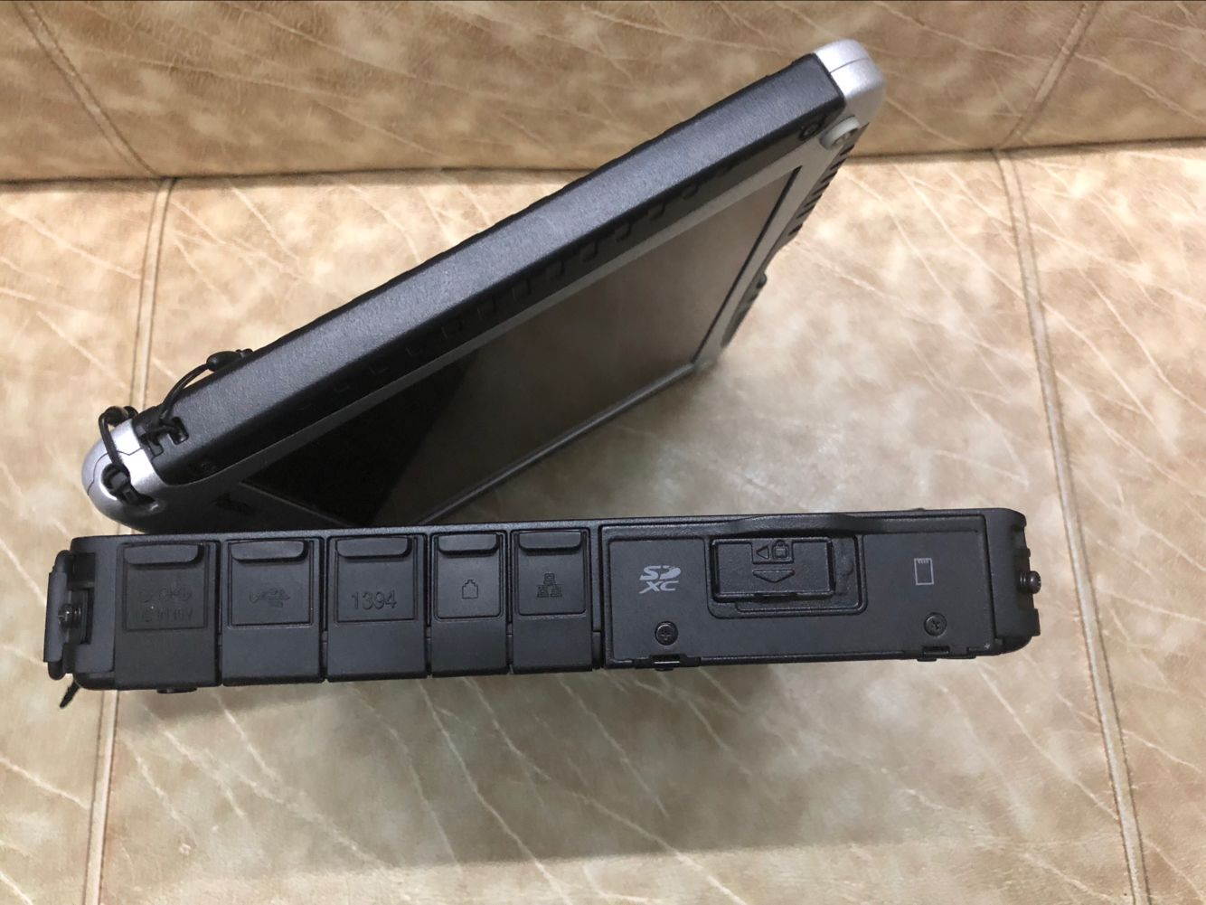 Panasonic laptop CF-19 fully rugged CPU i5/U540/MK4 memory 4G/DDR3 HDD 500G 10 inch LED screen 1024*768 hand touch rotating Windows 7/XP