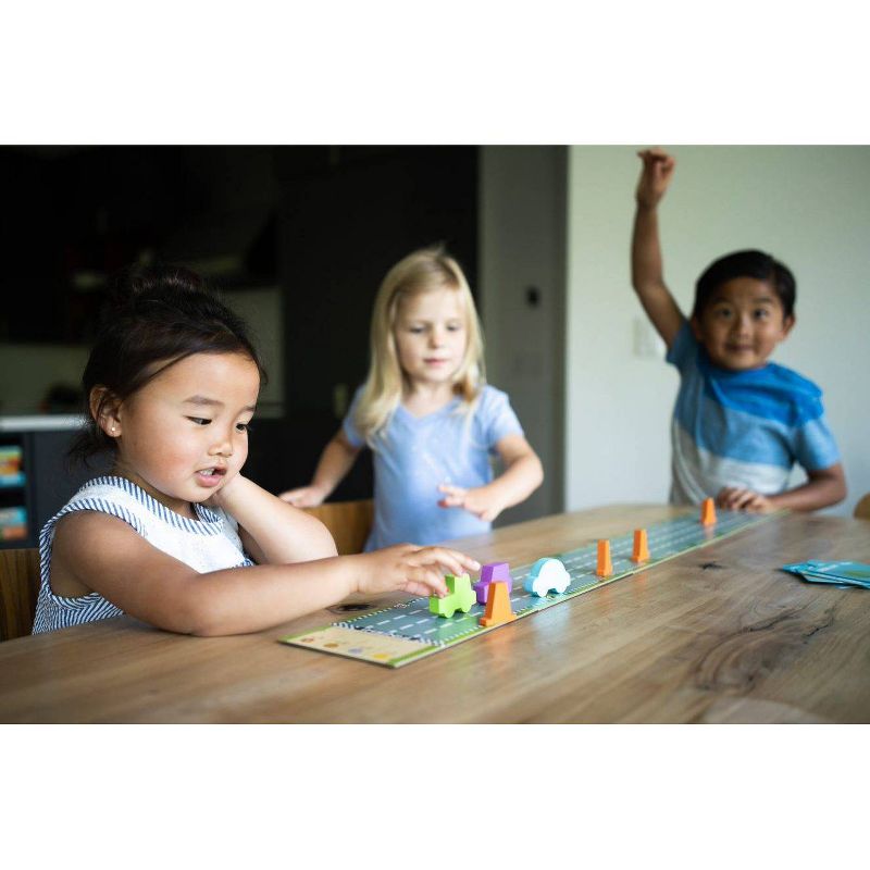 Chuckle & Roar Red Light Green Light Preschool Racing Game