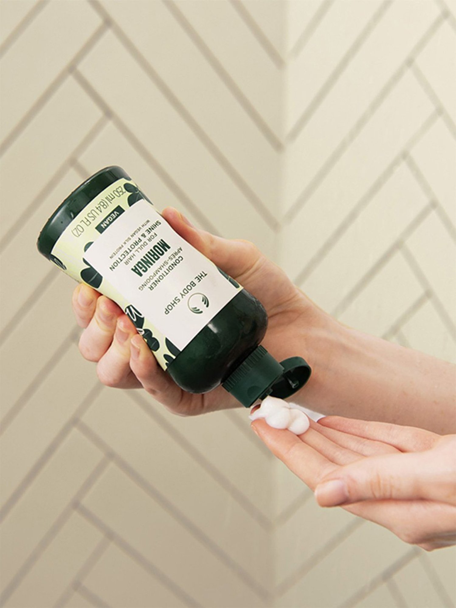 The Body Shop Moringa Shine & Protection Conditioner - 250 ml