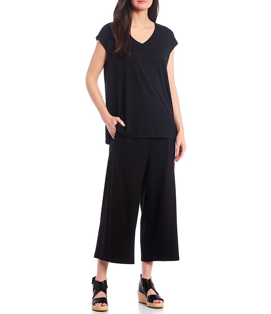 Calessa Floral Embroidered Round Neck Short Sleeve Tunic