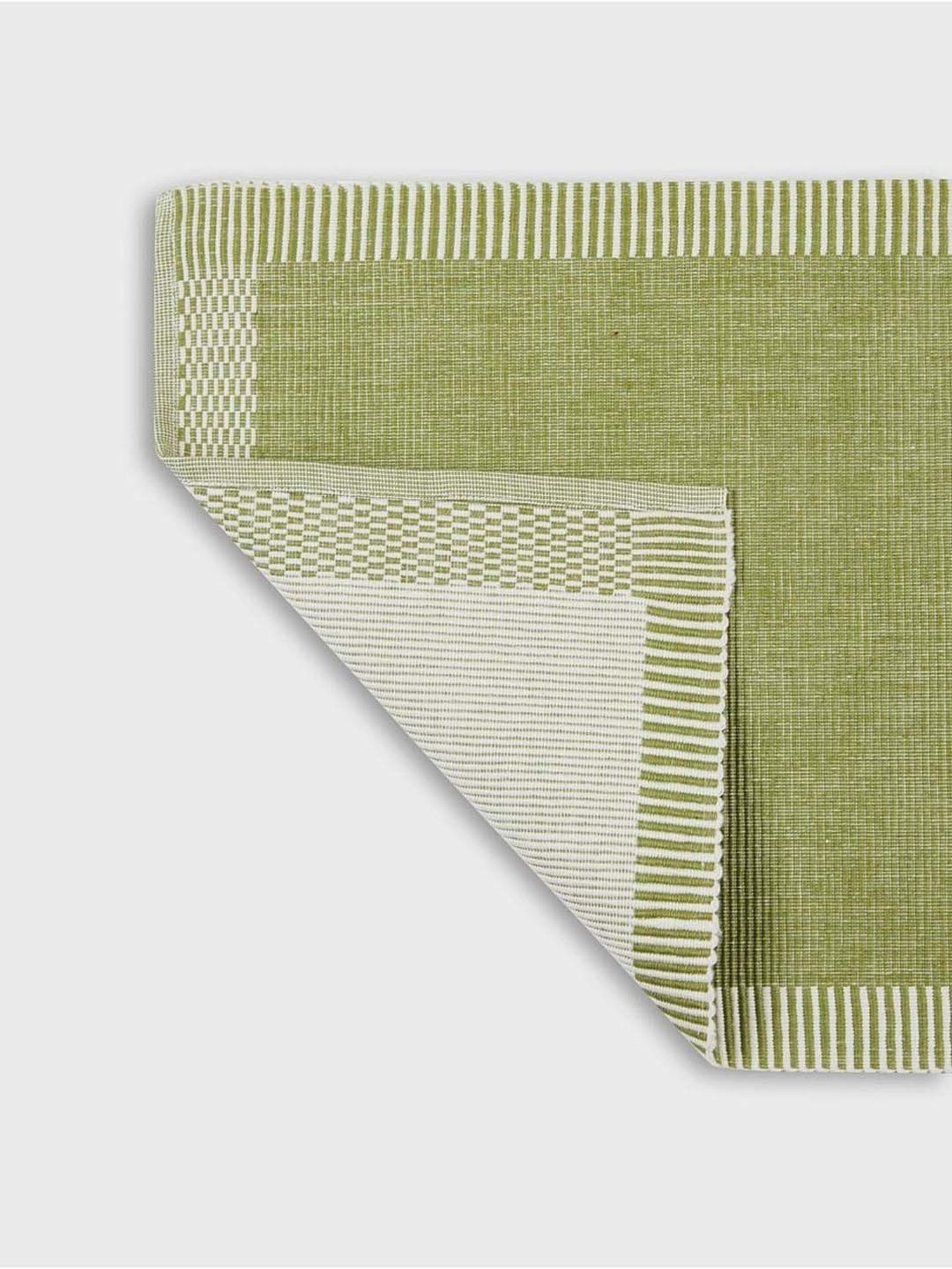 Table Runner with 4ct Placemats - Bullseye's Playground™