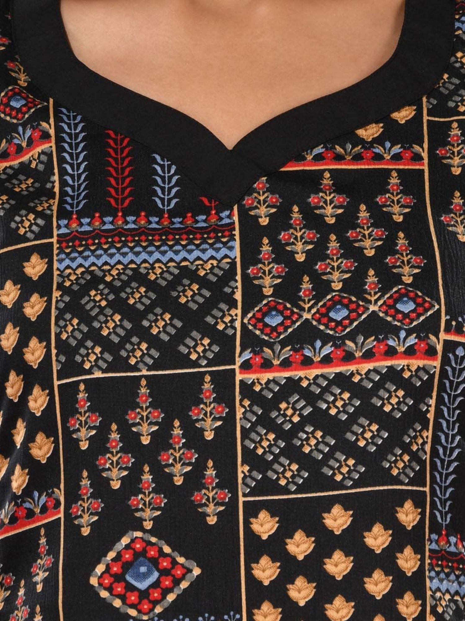 Charukriti Black Printed Straight Kurta