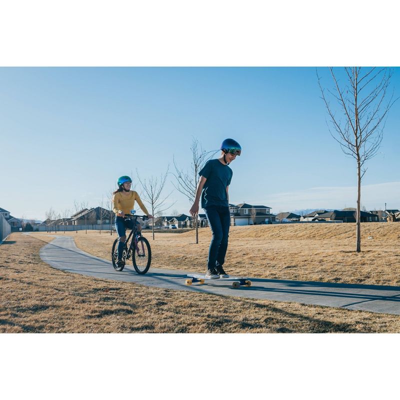 Compact Size 720P HD Digital Camera Camcorder 5MP CMOS Sensor 2.0" LCD Screen 3 Meters Waterproof with Built-in Microphone for Kids Children Students Boys Girls Summmer Gift