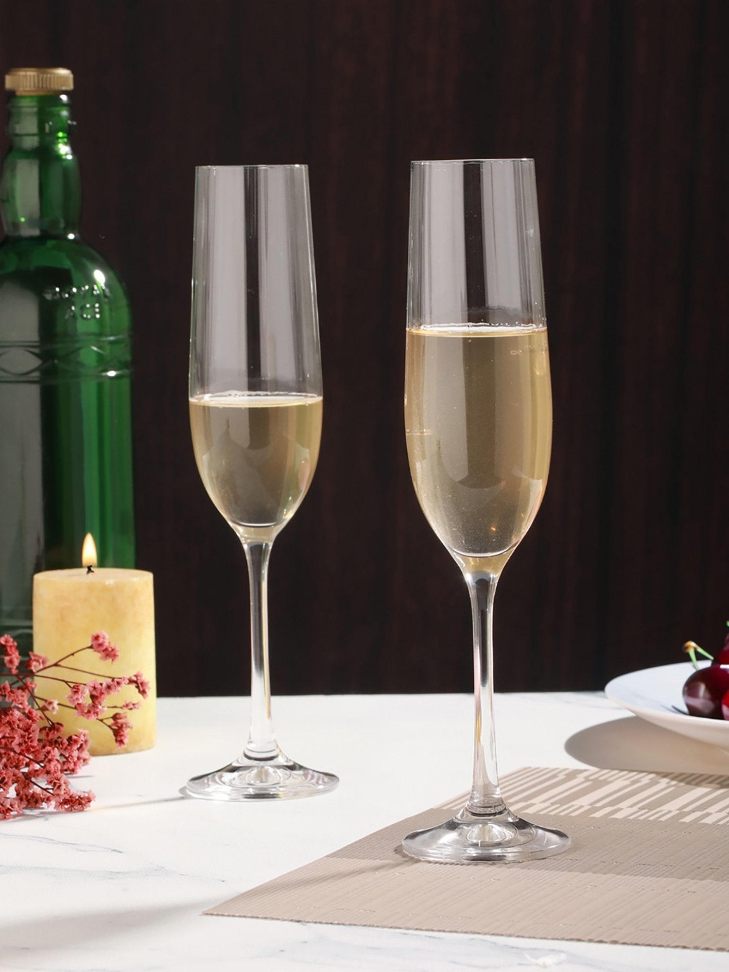 Trovea's Quintessenial Transparent Glass Champagne Glass - Set of 4