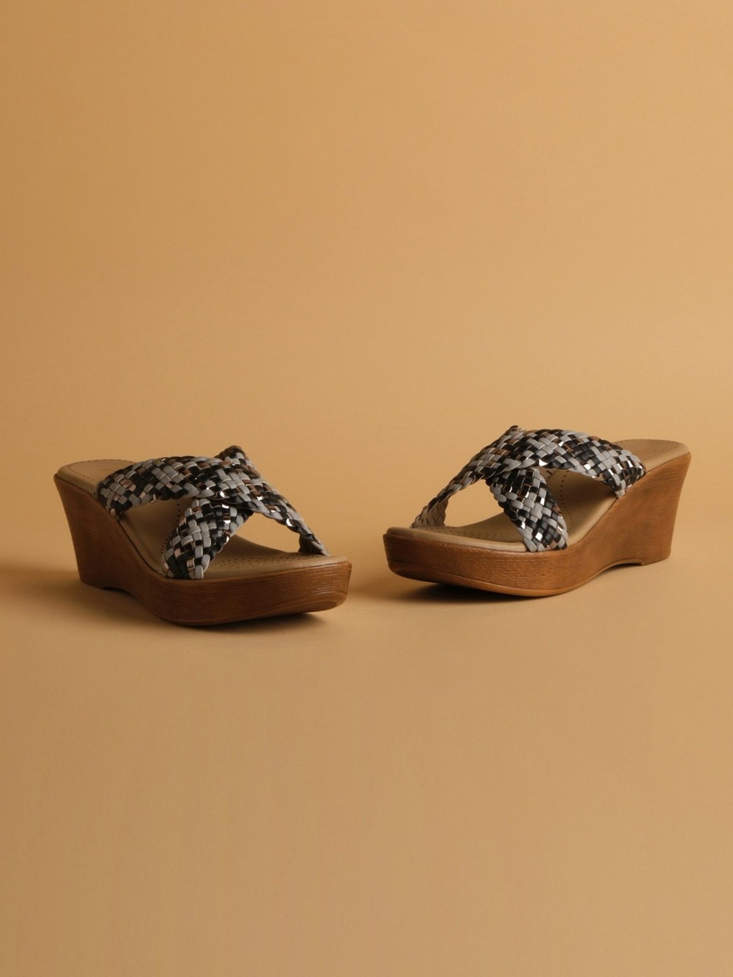 Eridani Women's Jovi Black Cross Strap Wedges