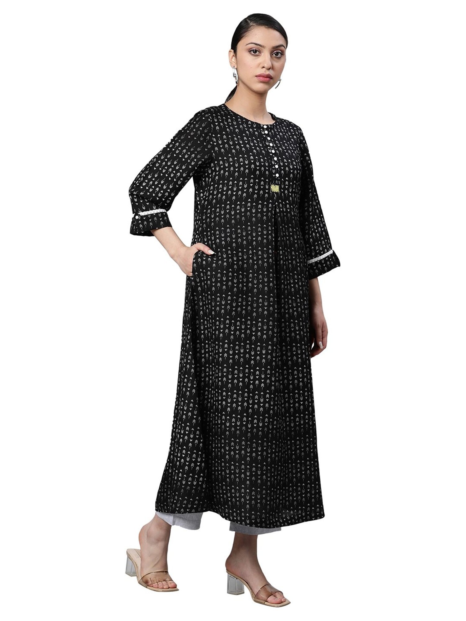 Linen Club Woman Black Printed Flared Kurta