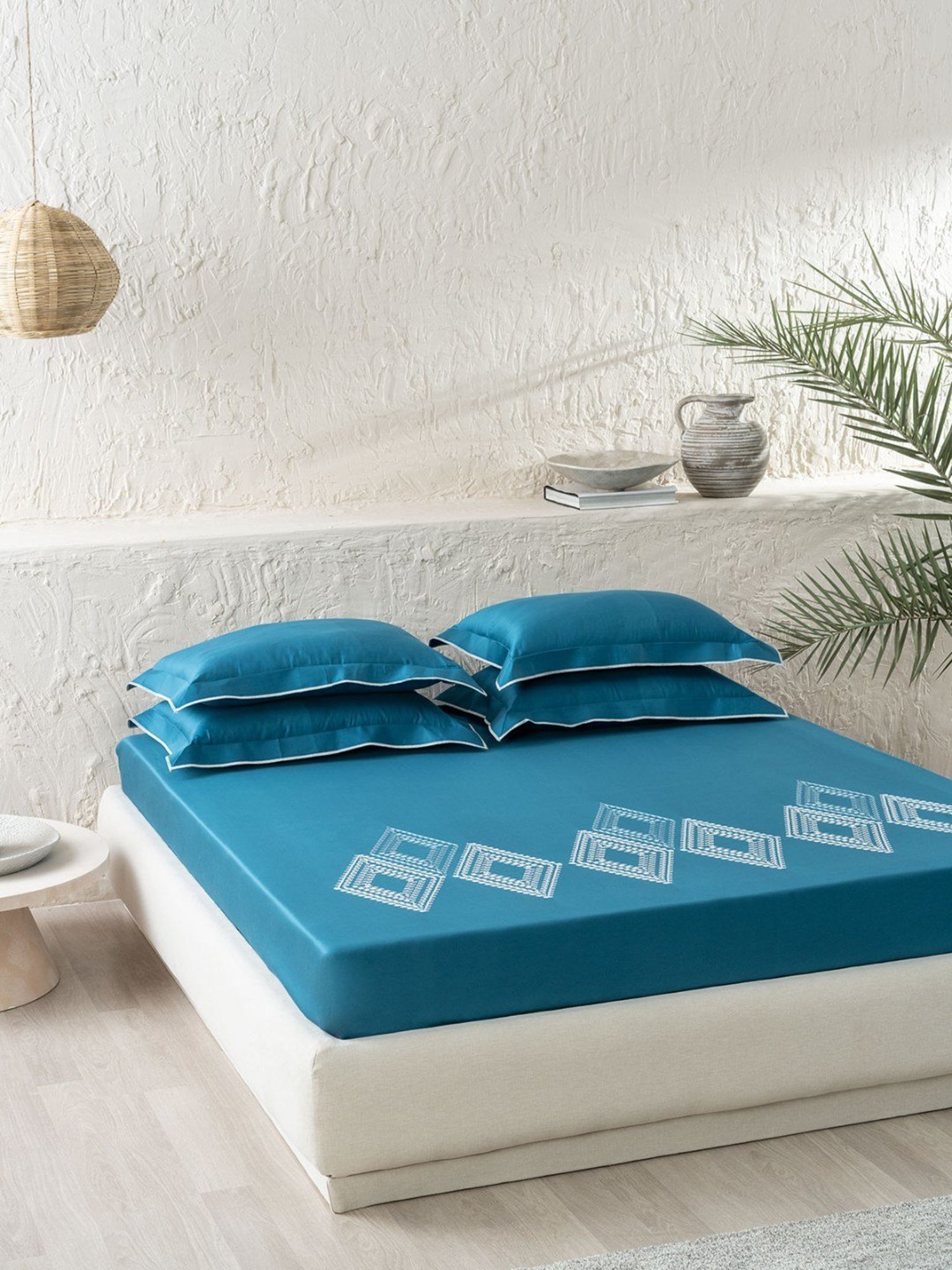 DDECOR Live beautiful Geometric Kingfisher Blue 210 TC Cotton King Bed Sheet with 2 Pillow Covers