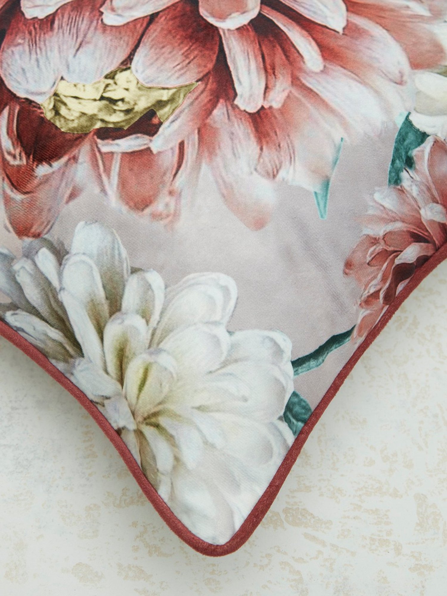 Westside Home Pink Floral Patterned Cushion Cover