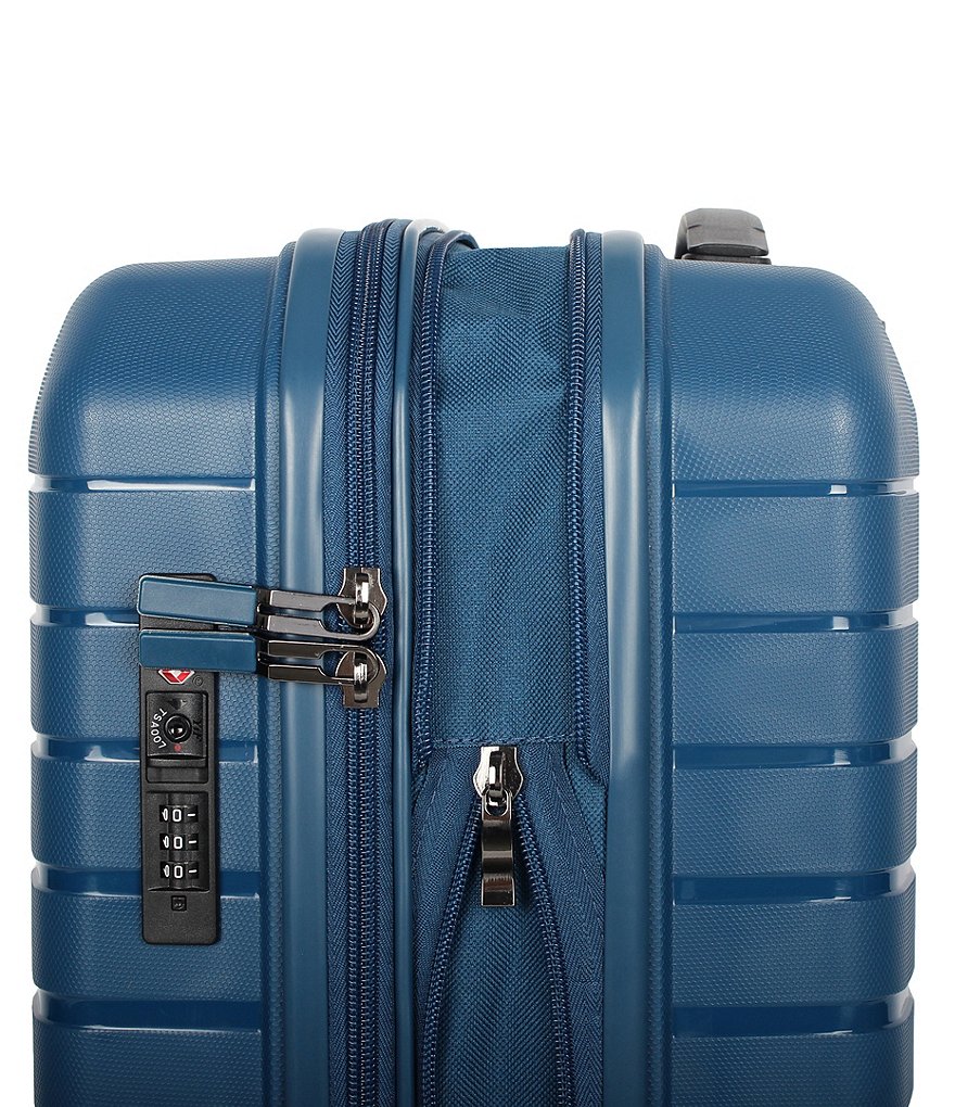 Pathfinder Resort Collection 28#double; Hardside Spinner