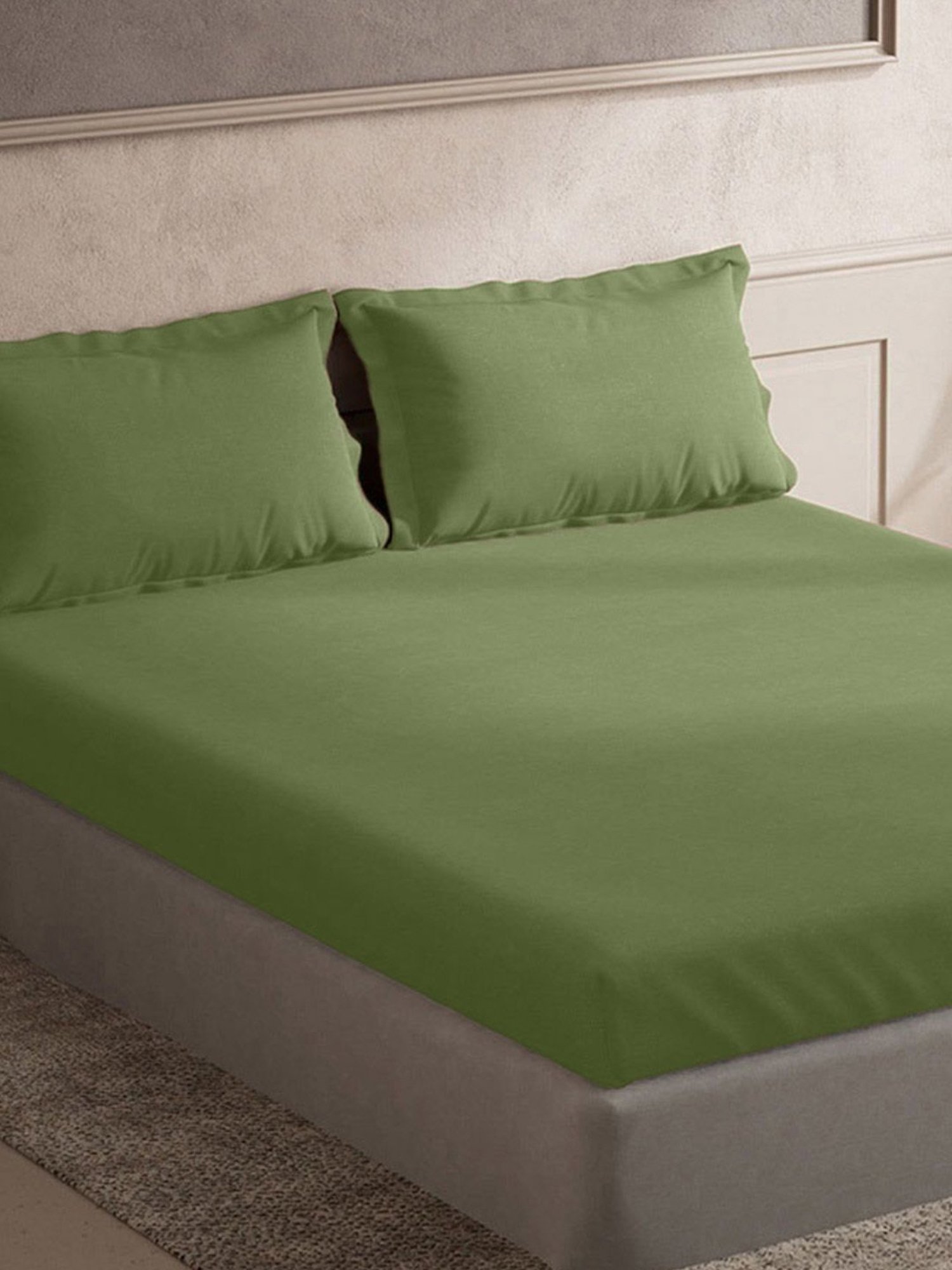 TARA Sparkling Homes Green 300 TC Cotton King Bedsheet With 2 Pillow Covers