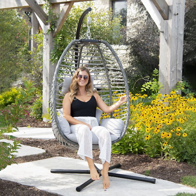 Ostrich Chaise Lounge Folding Sunbathing Poolside & Beach Chair, Pink & Blue